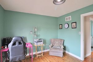 38 Lord Simcoe Dr
