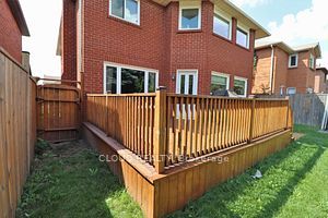 38 Lord Simcoe Dr
