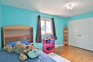 38 Lord Simcoe Dr