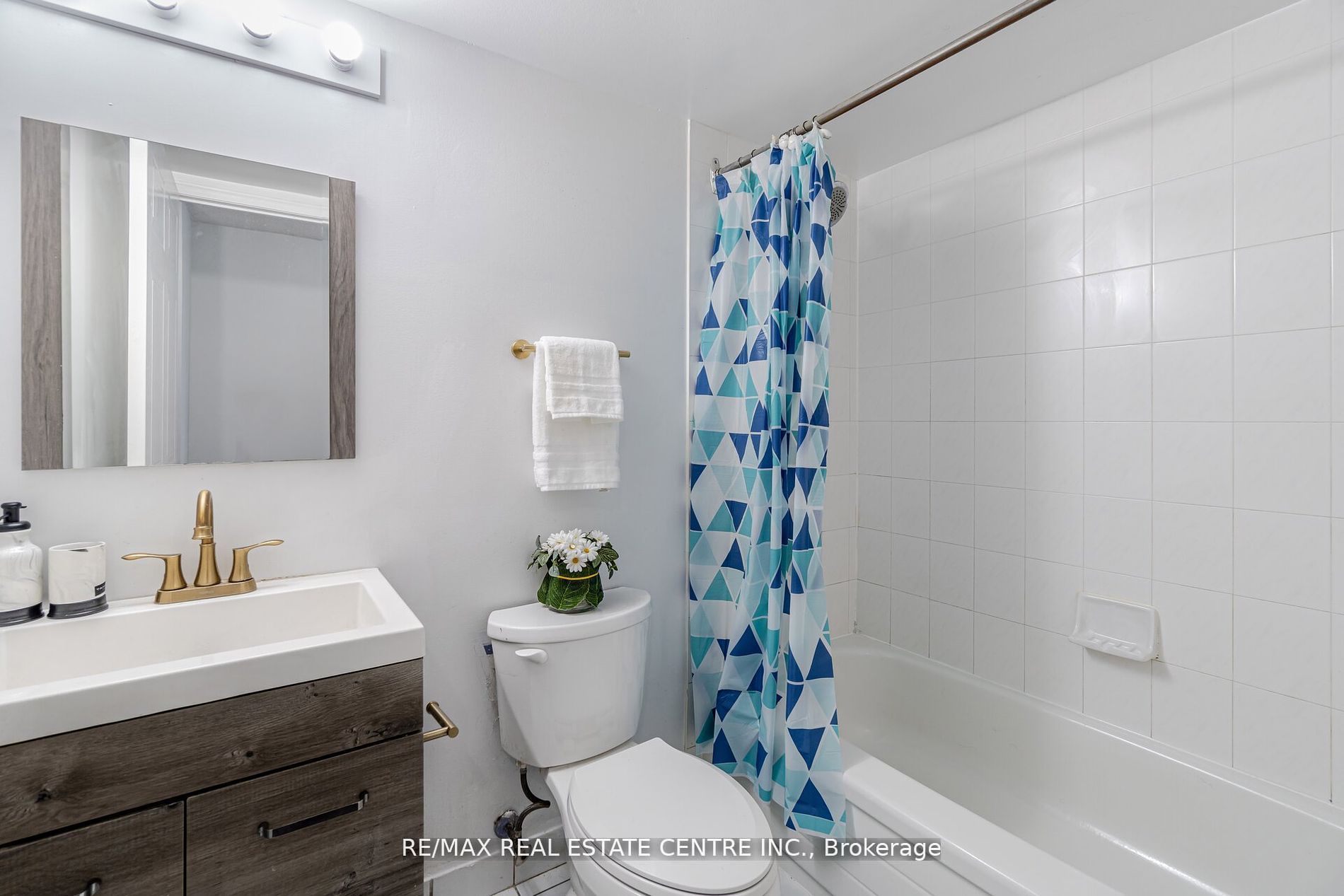 135 Hillcrest Ave, #2216