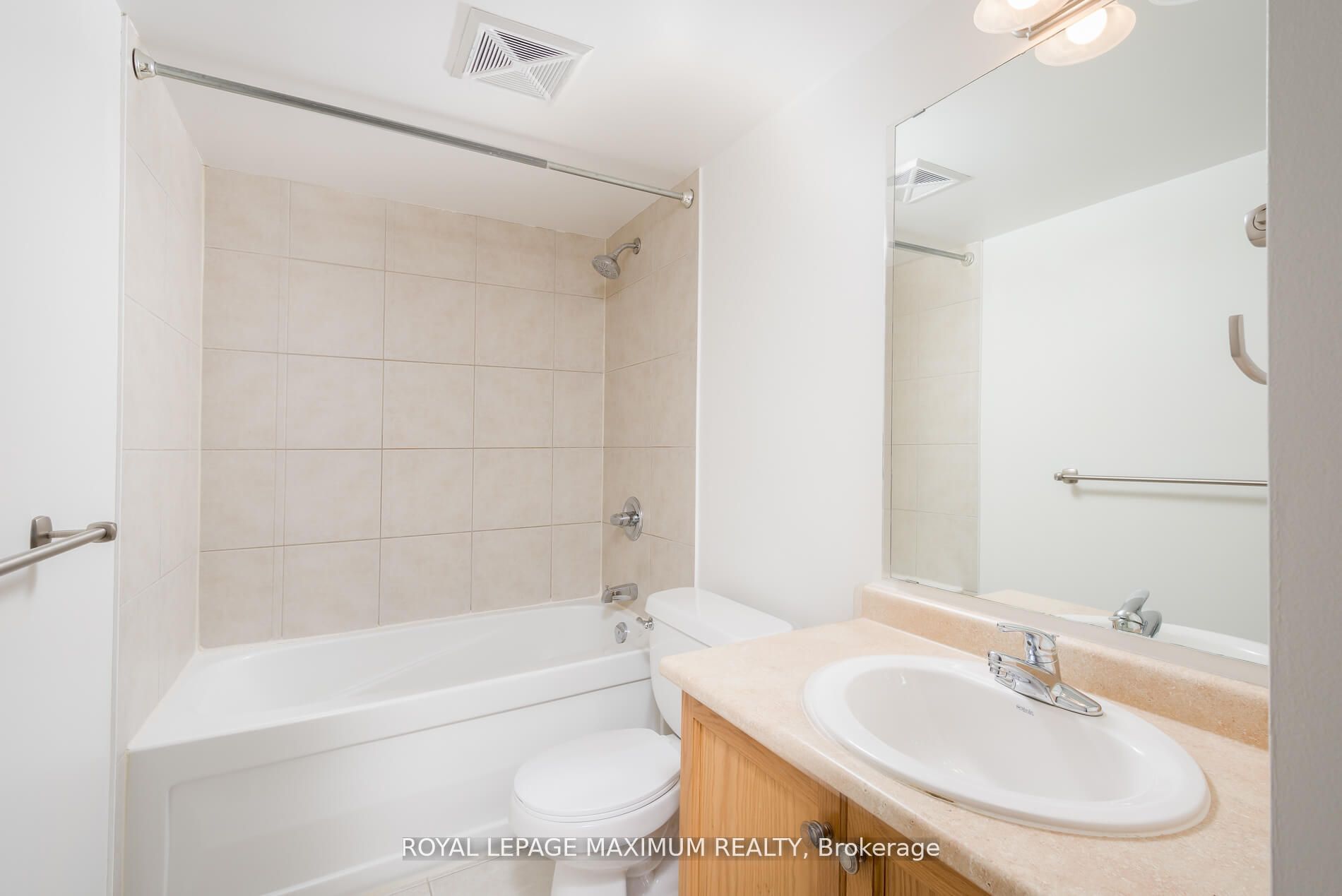 2772 Keele St, #416