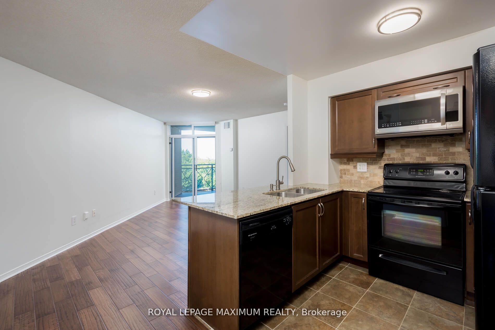 2772 Keele St, #416