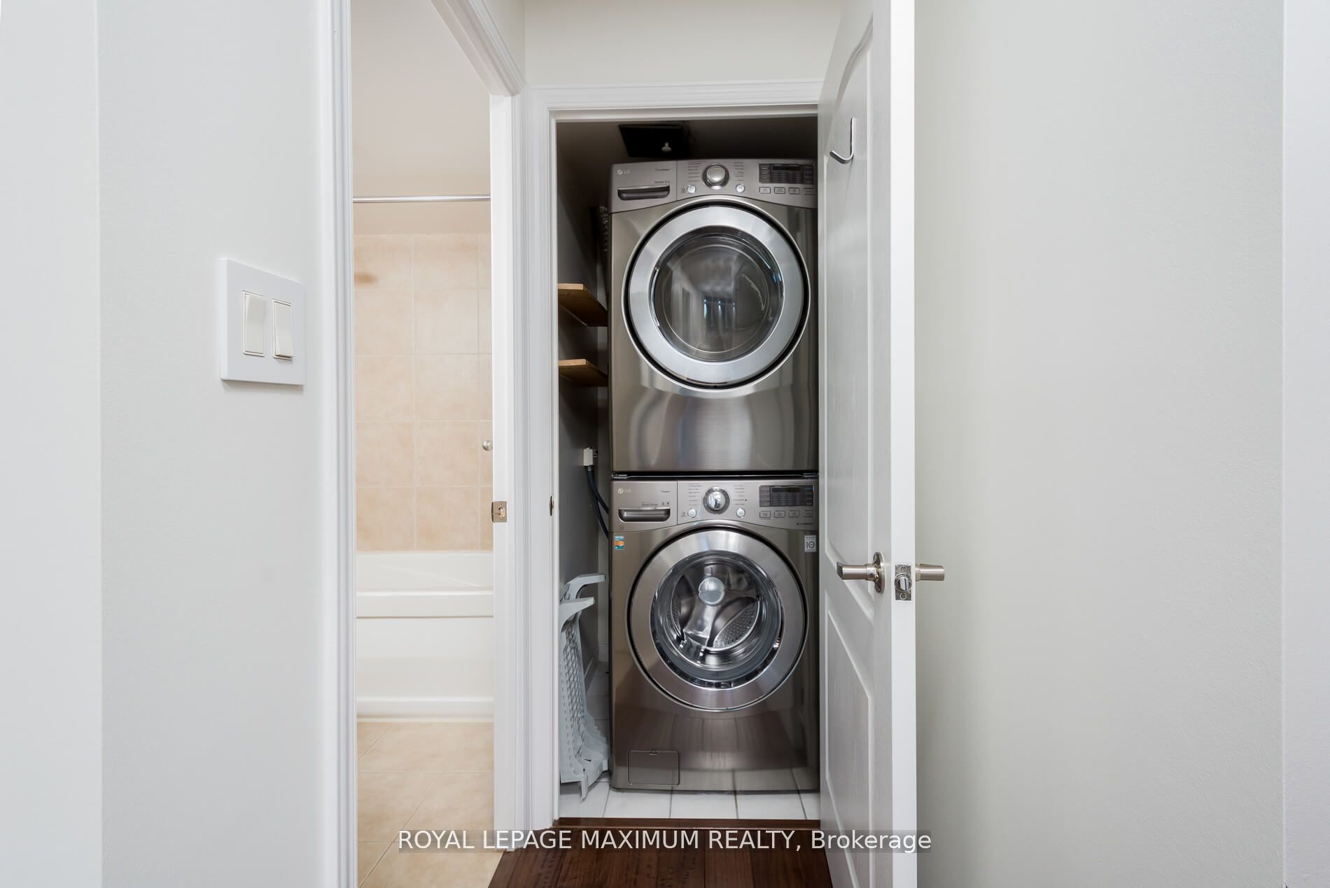 2772 Keele St, #416