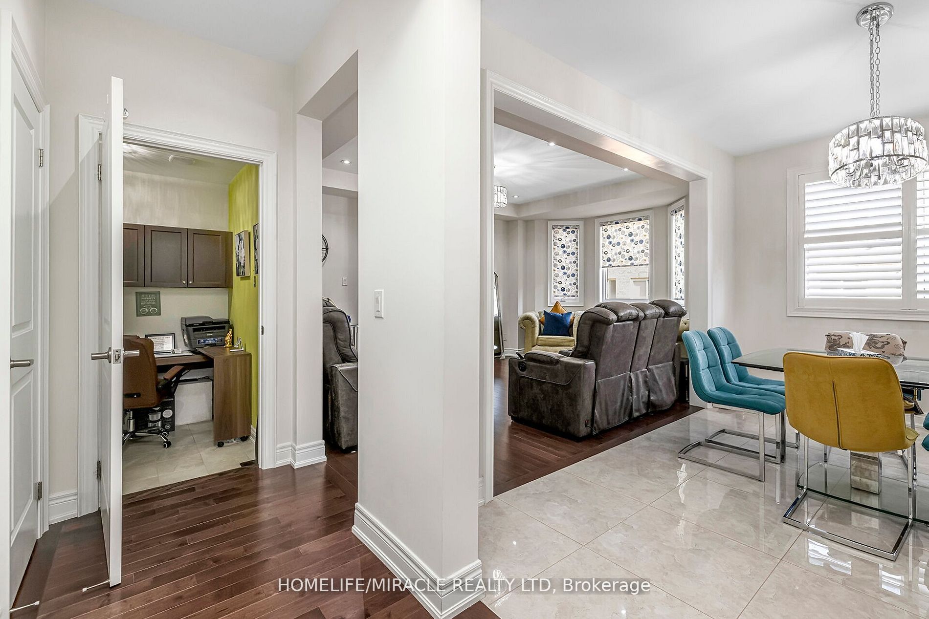 29 Sinatra St