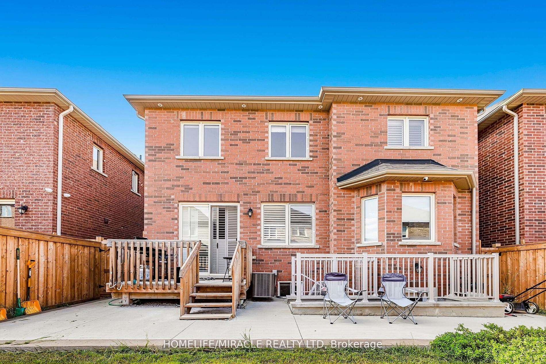 29 Sinatra St
