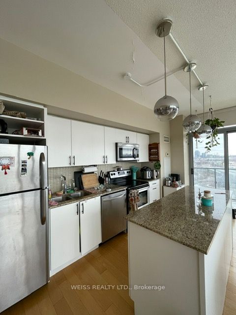 105 The Queensway Avenue #1110
