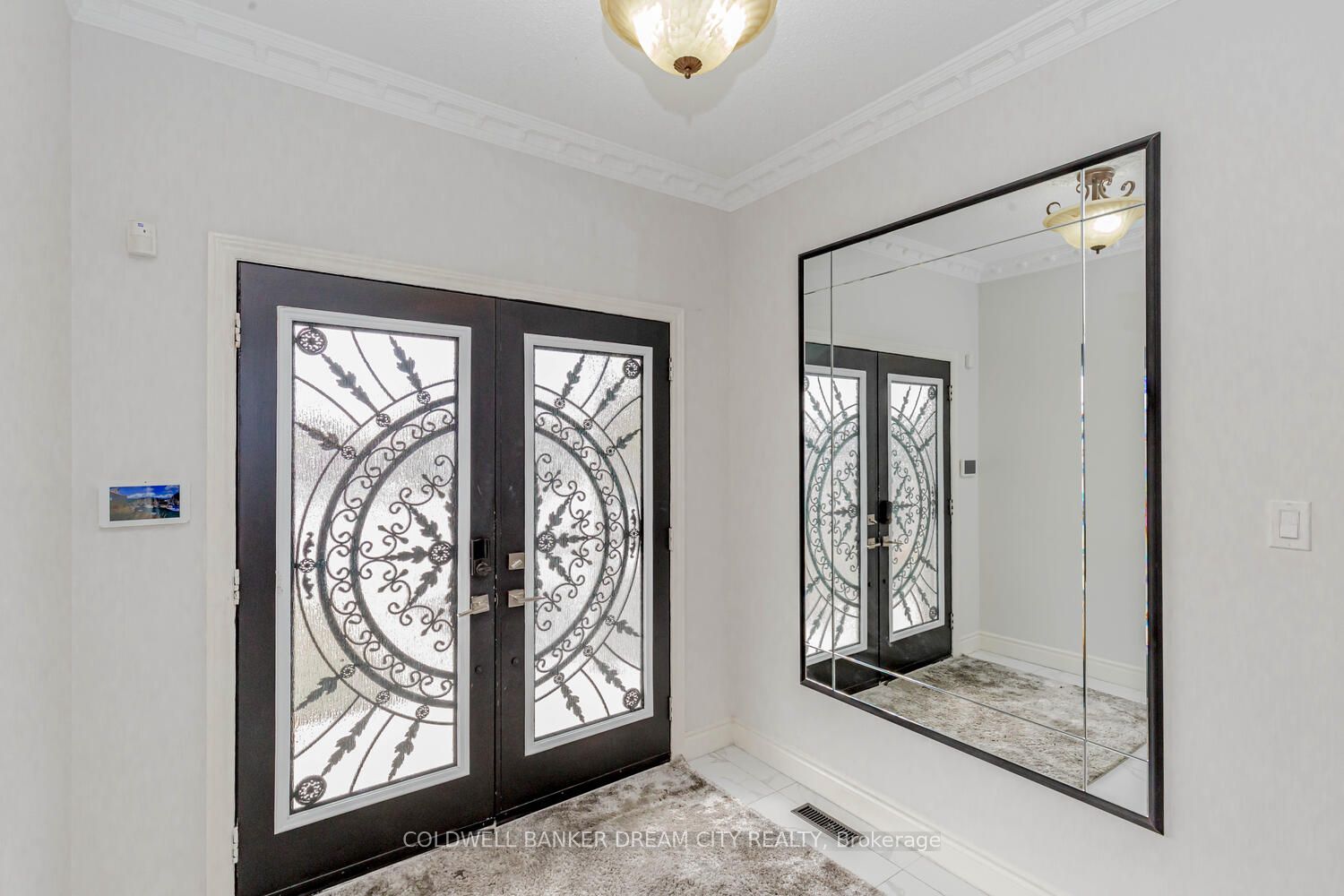 10 Wintersnow Court