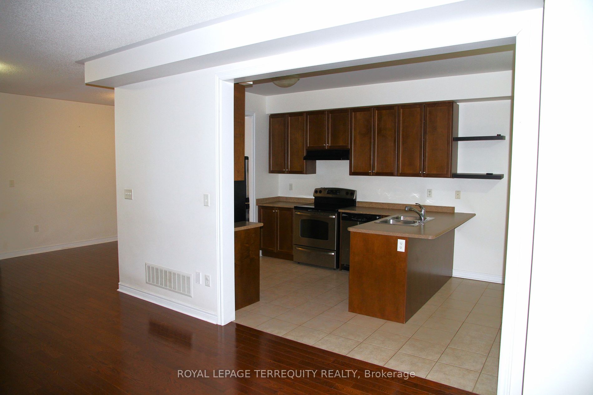 3275 Stalybridge Dr, #39