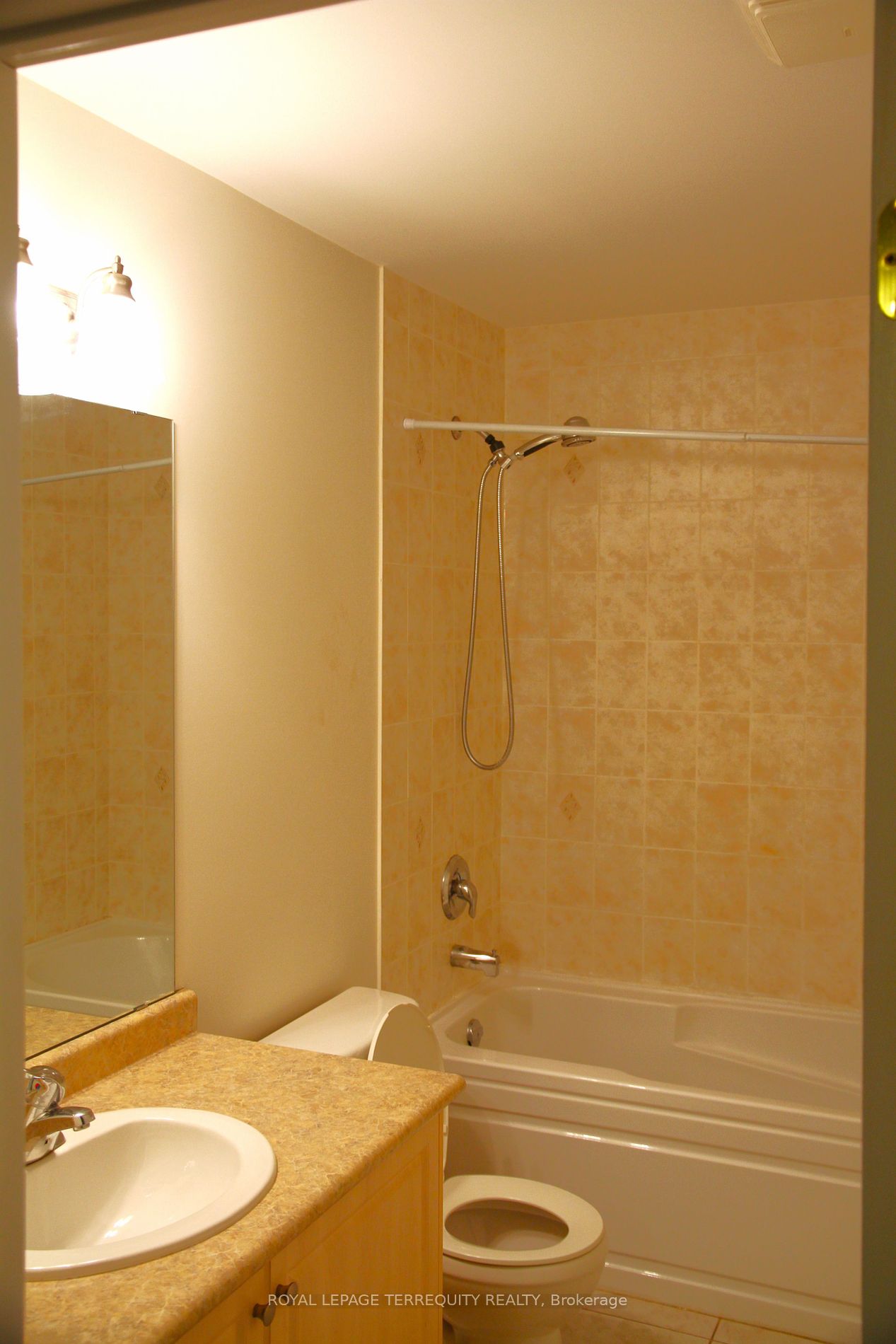 3275 Stalybridge Dr, #39