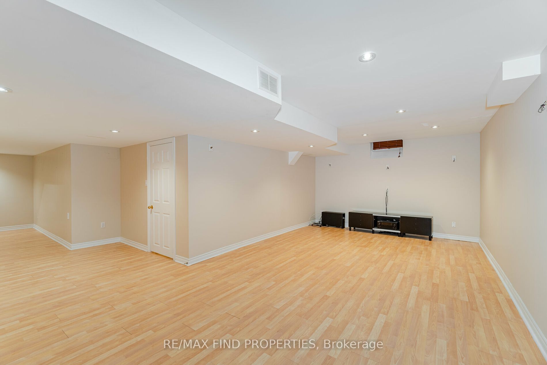 3269 Mcdowell Dr
