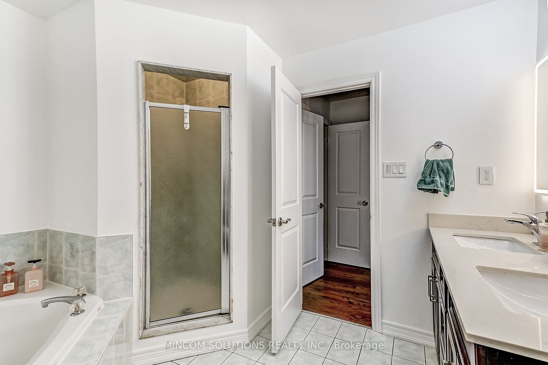 277 Cossack Crt