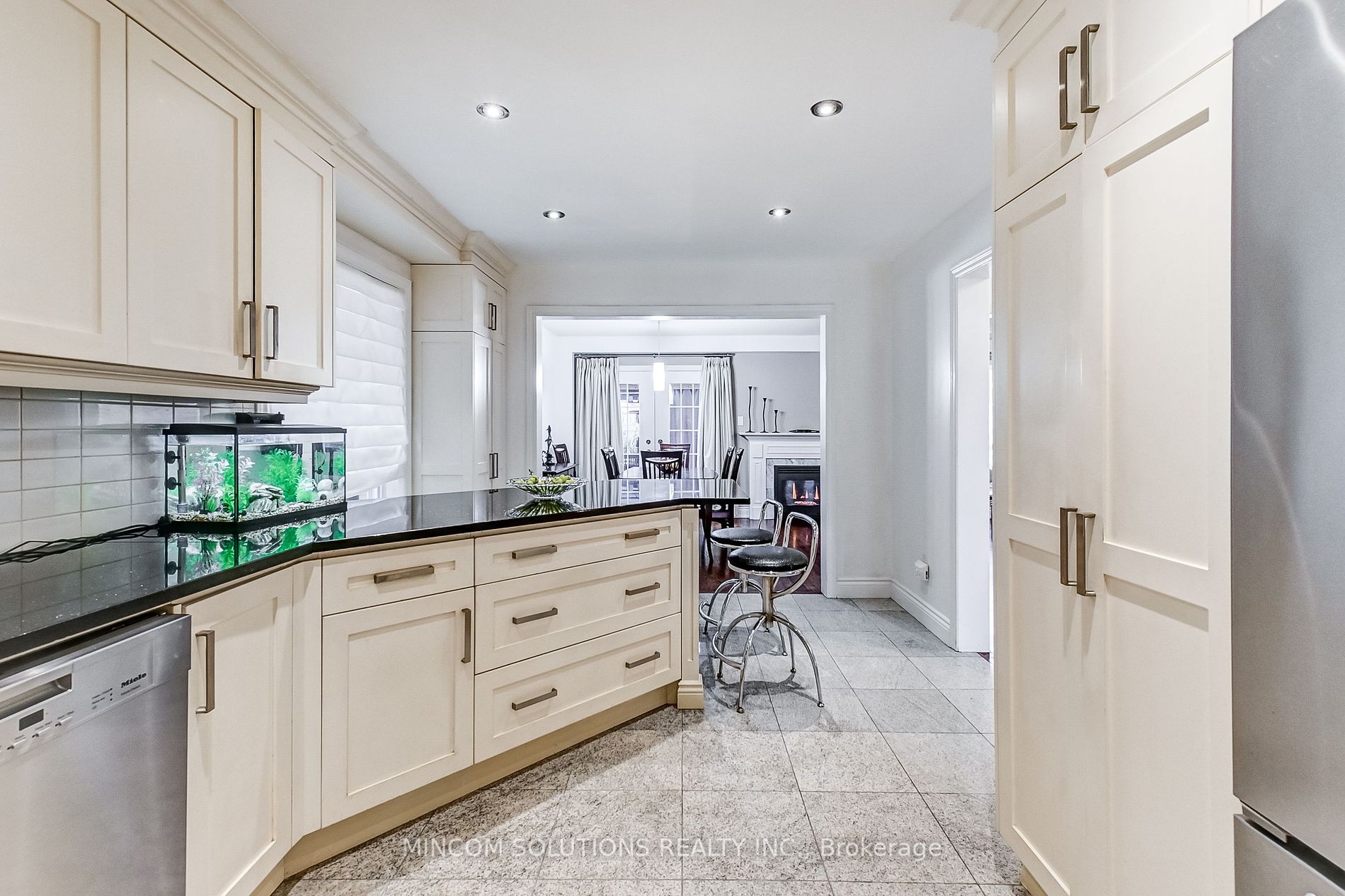 277 Cossack Crt