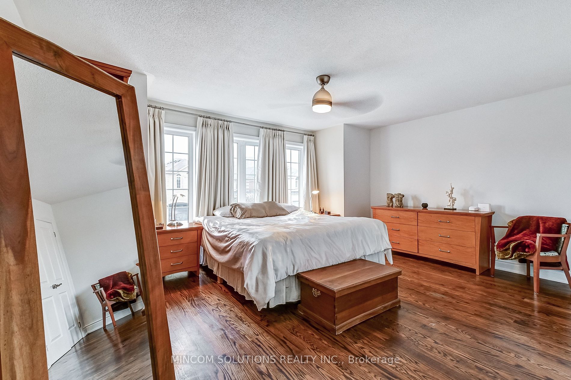 277 Cossack Crt