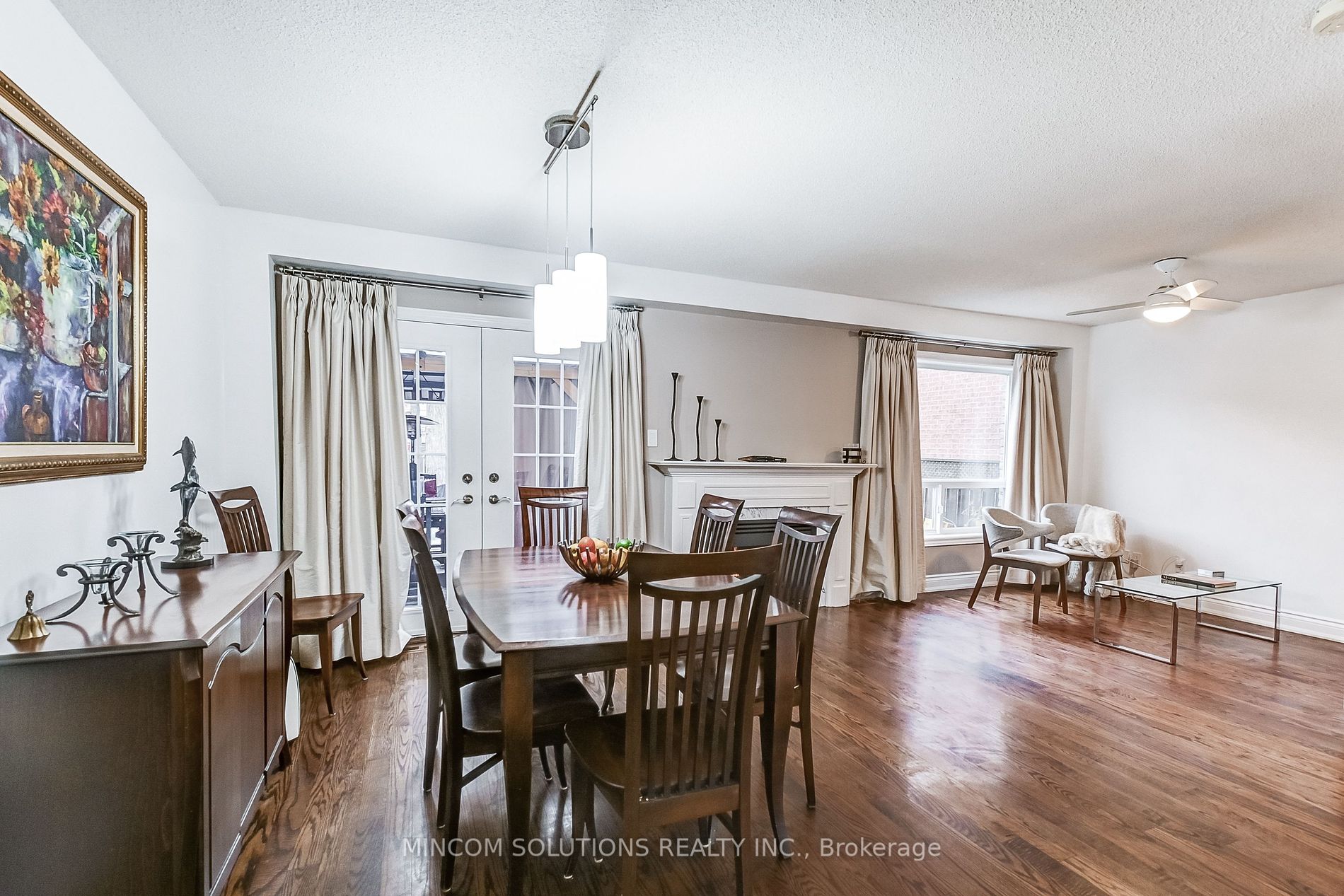 277 Cossack Crt