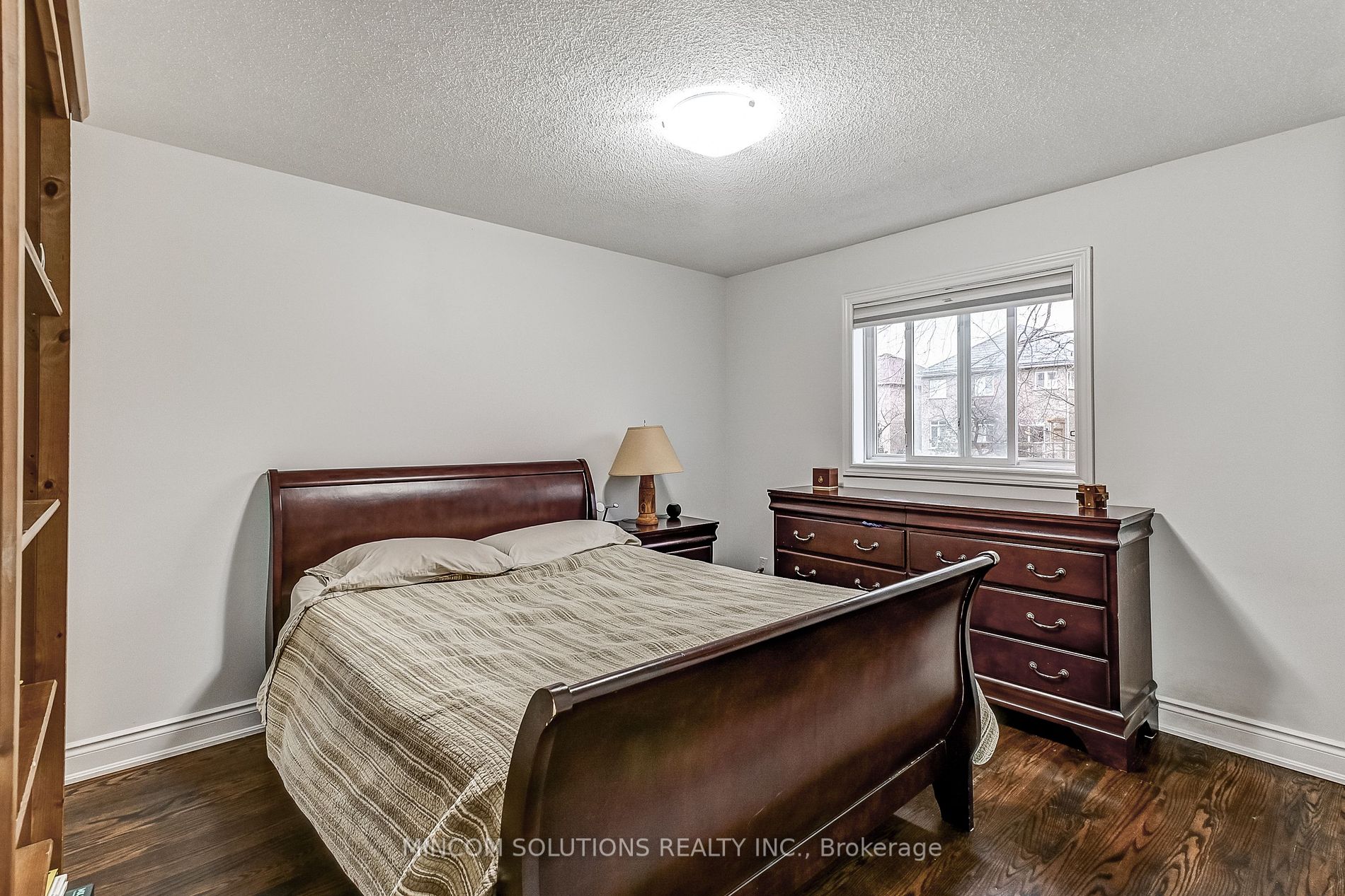 277 Cossack Crt