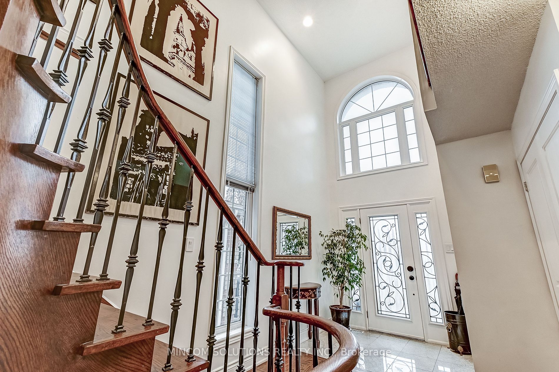 277 Cossack Crt