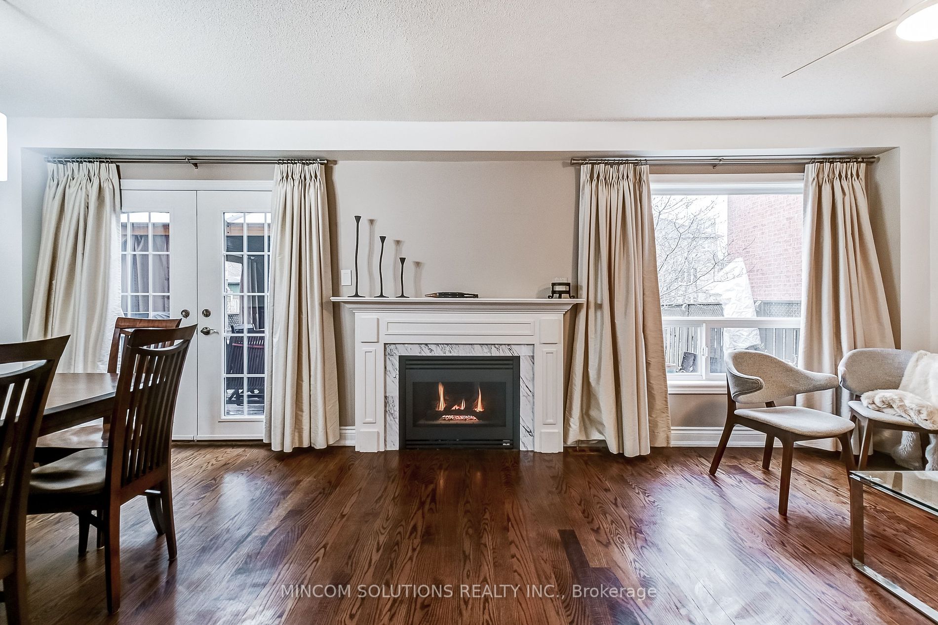 277 Cossack Crt
