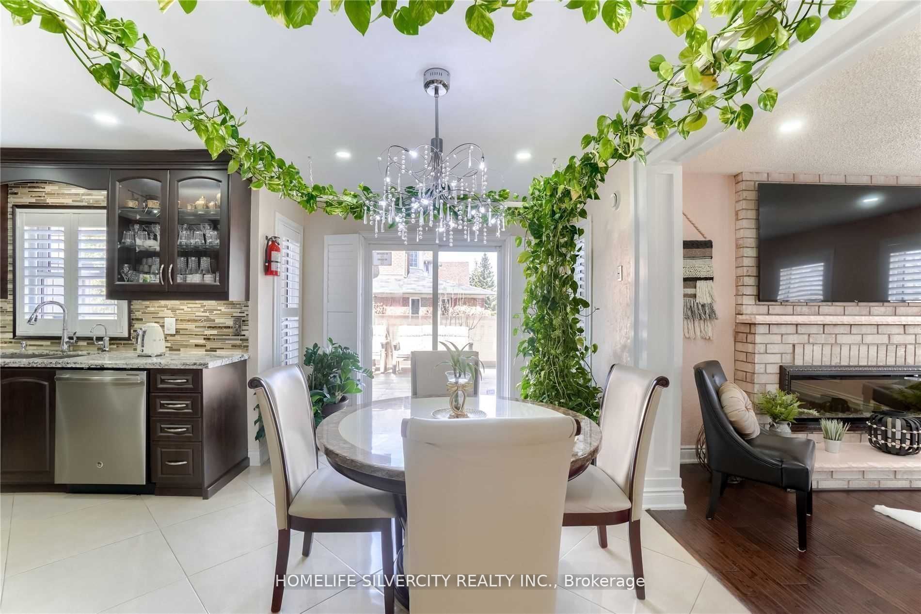 228 Fernforest Drive