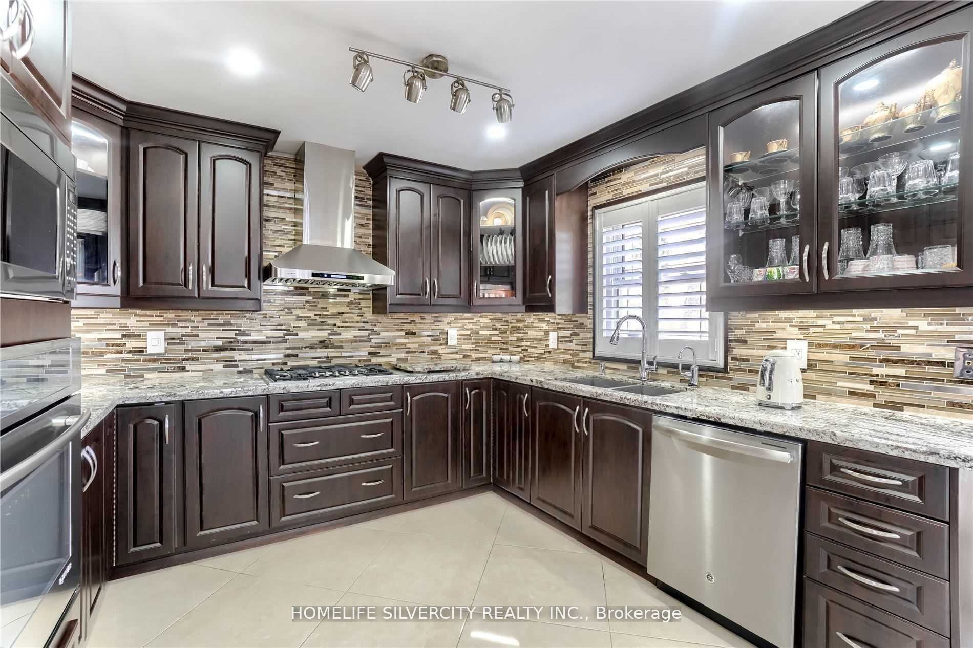 228 Fernforest Drive