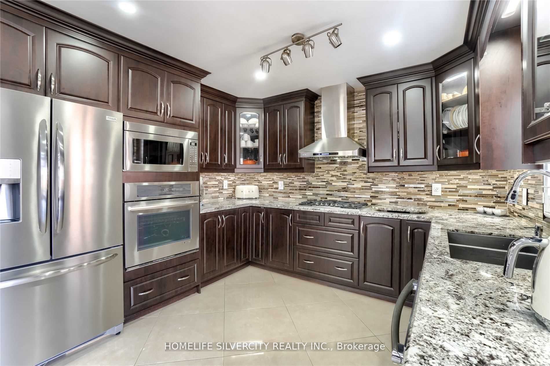228 Fernforest Drive
