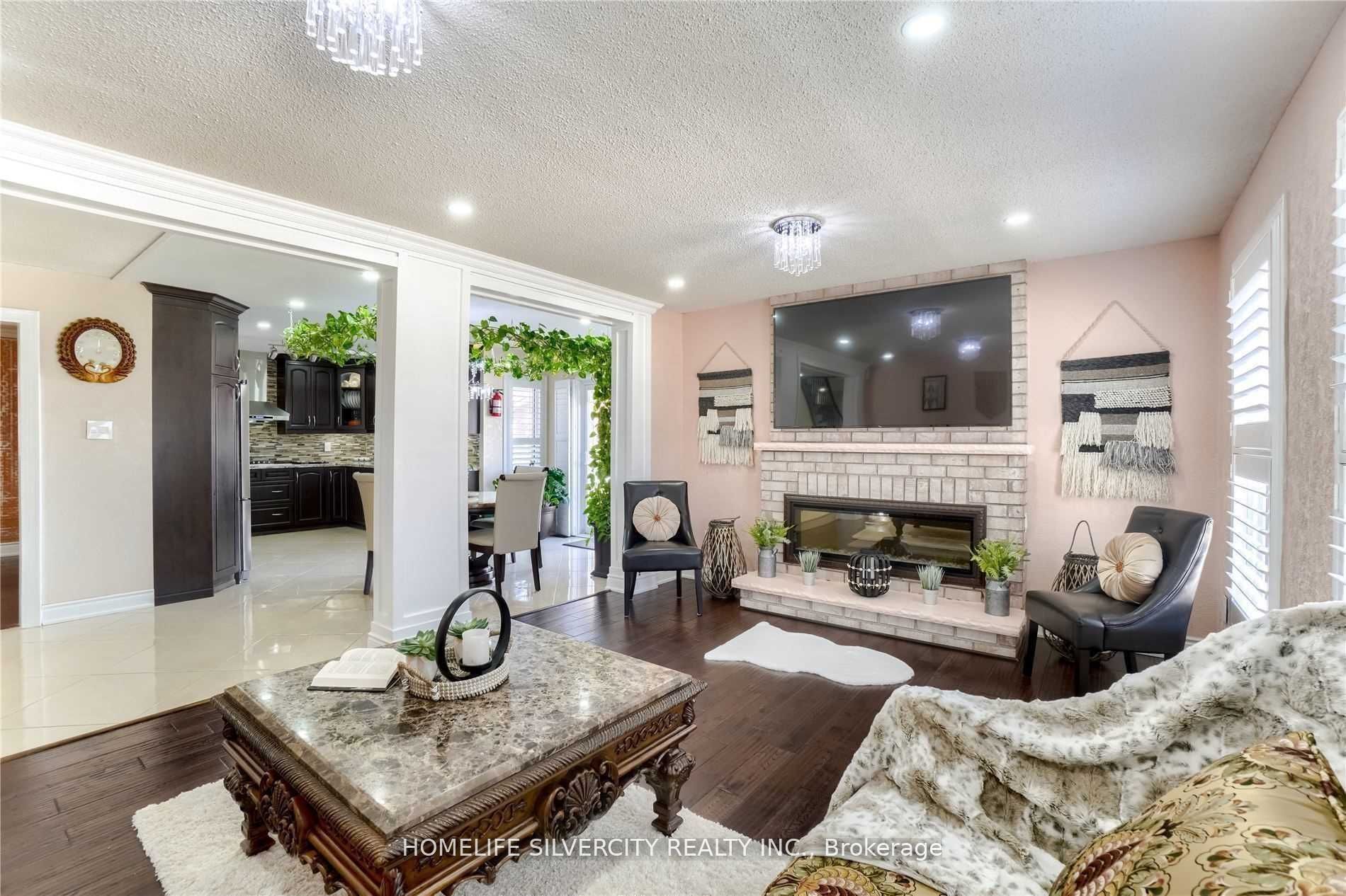 228 Fernforest Drive
