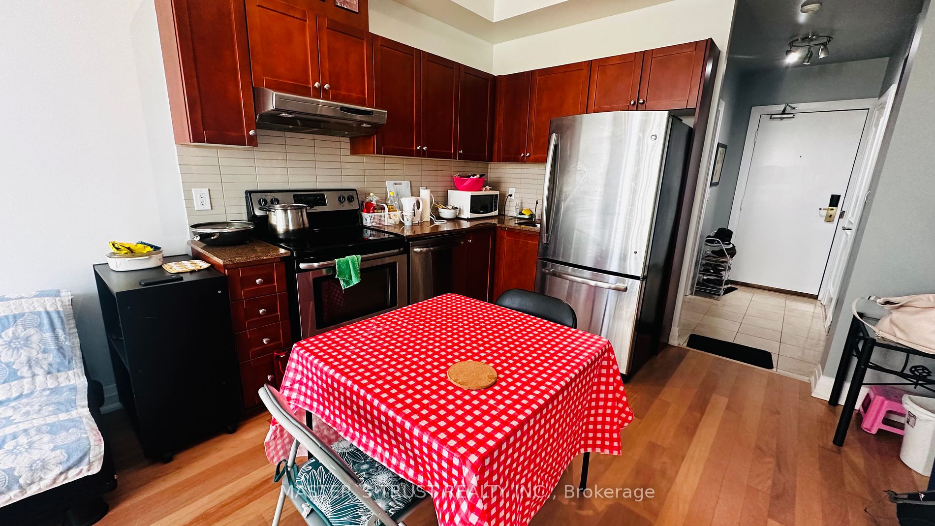 2737 Keele St, #213