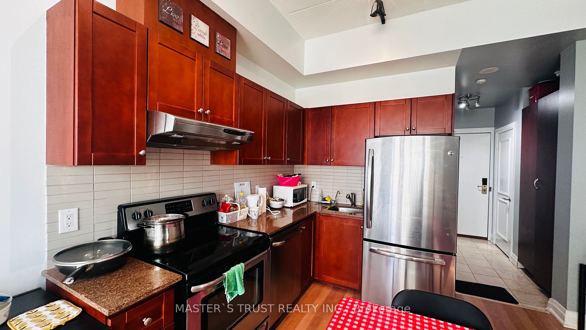2737 Keele St, #213