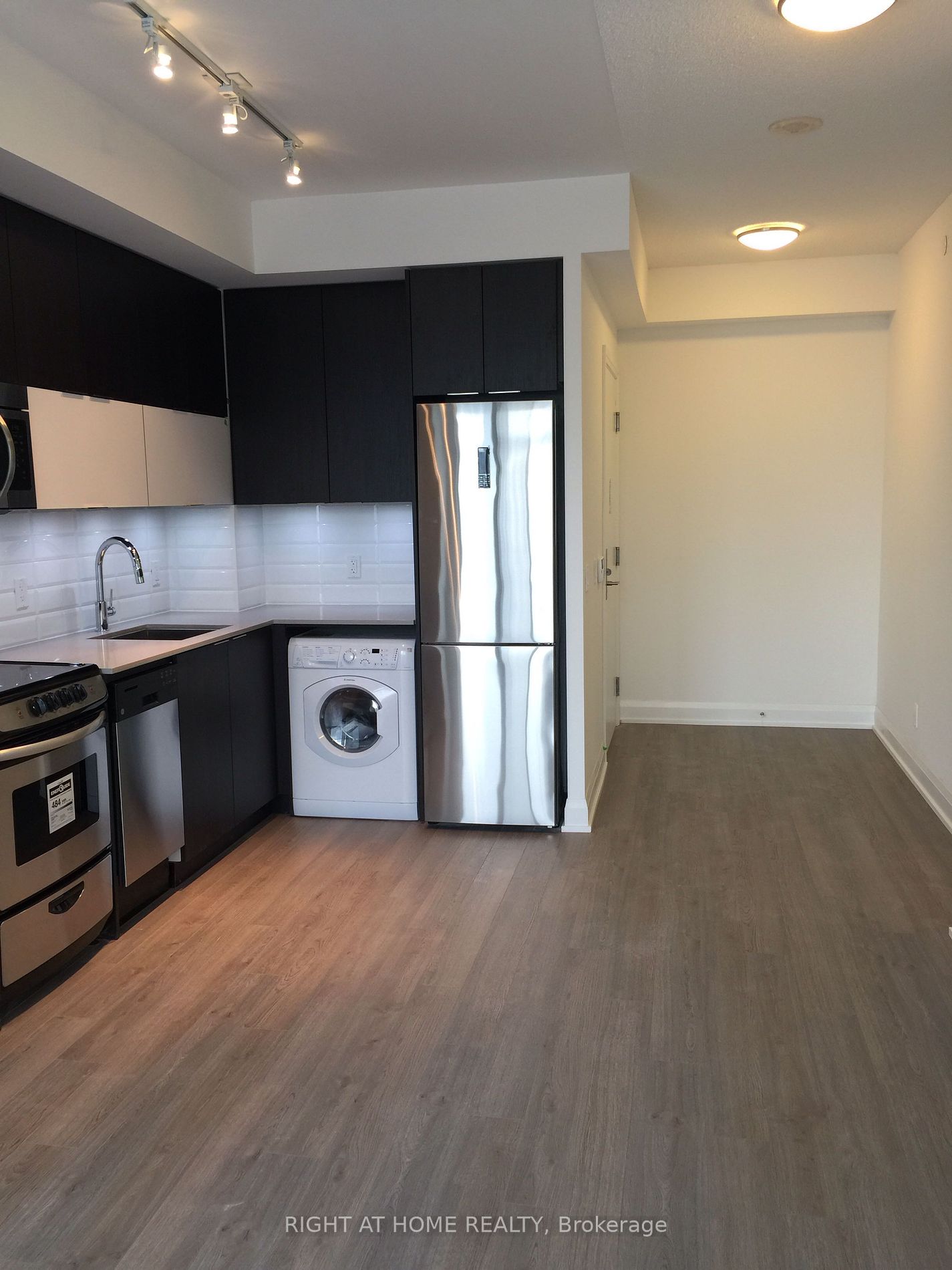 56 ANNIE CRAIG Drive, #1001