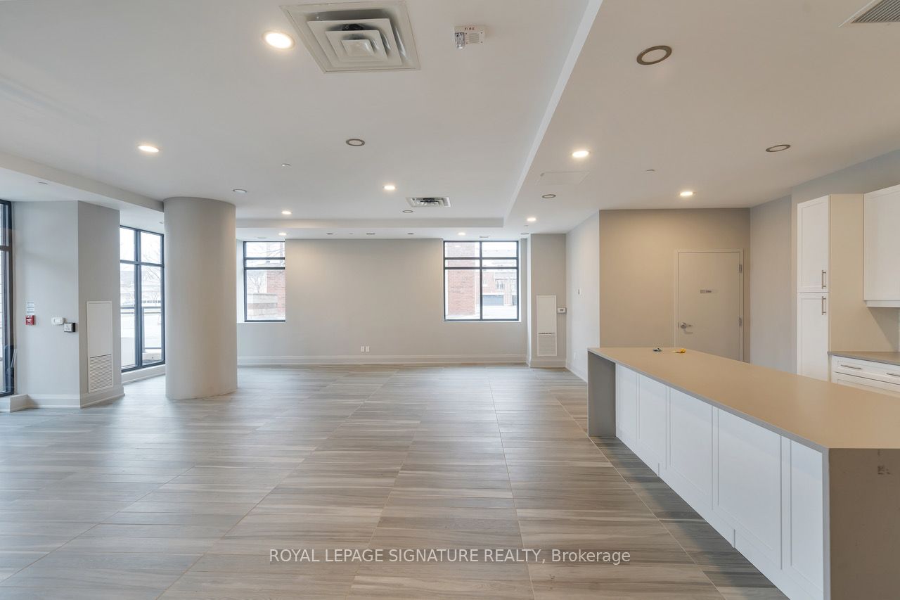 150 Oak Park Blvd, #525
