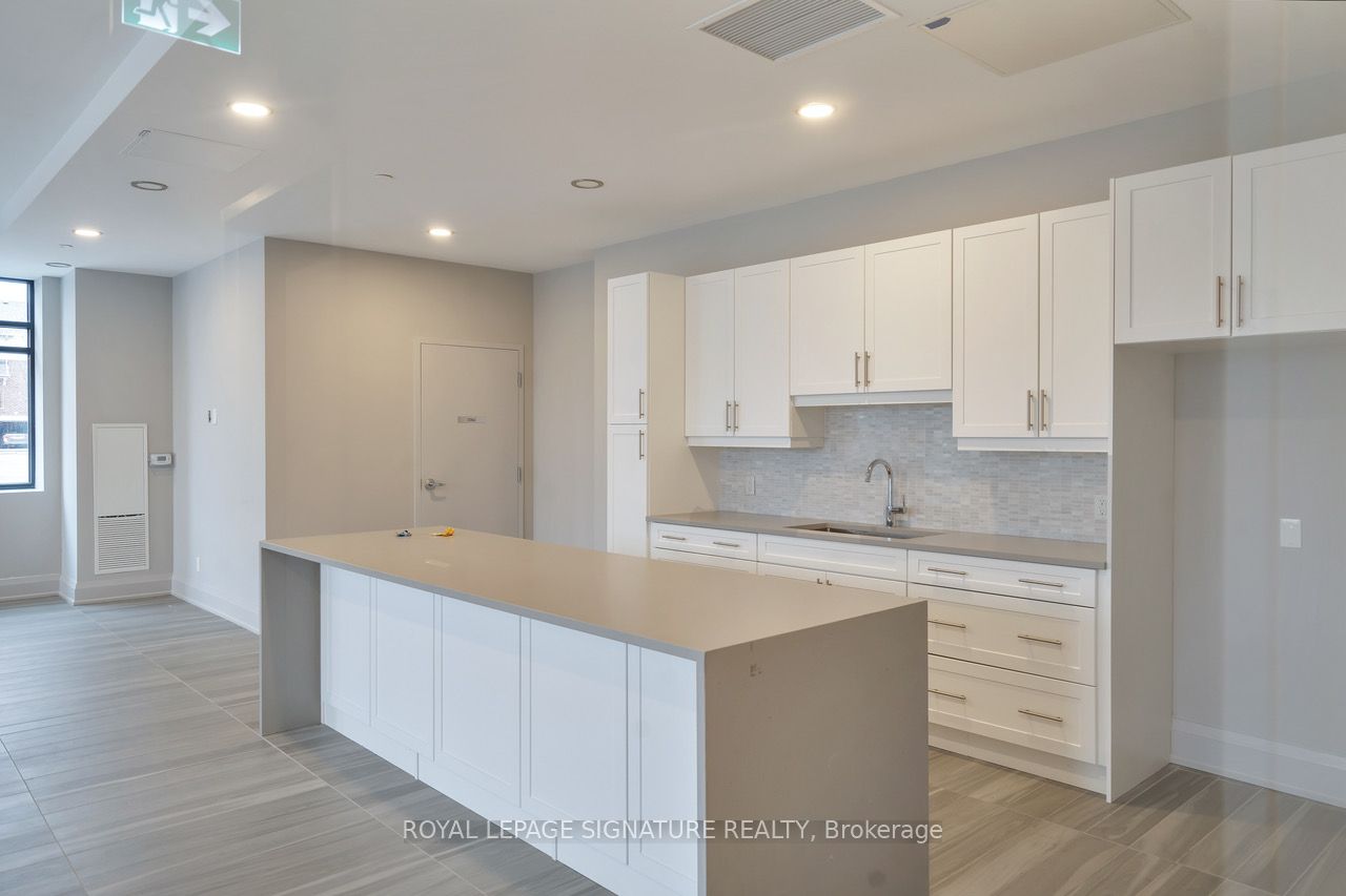 150 Oak Park Blvd, #525