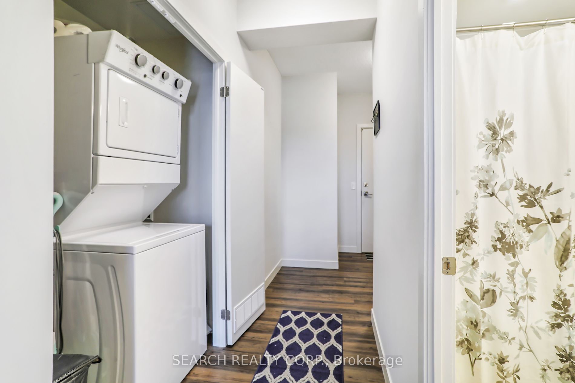 2093 Fairview St, #404