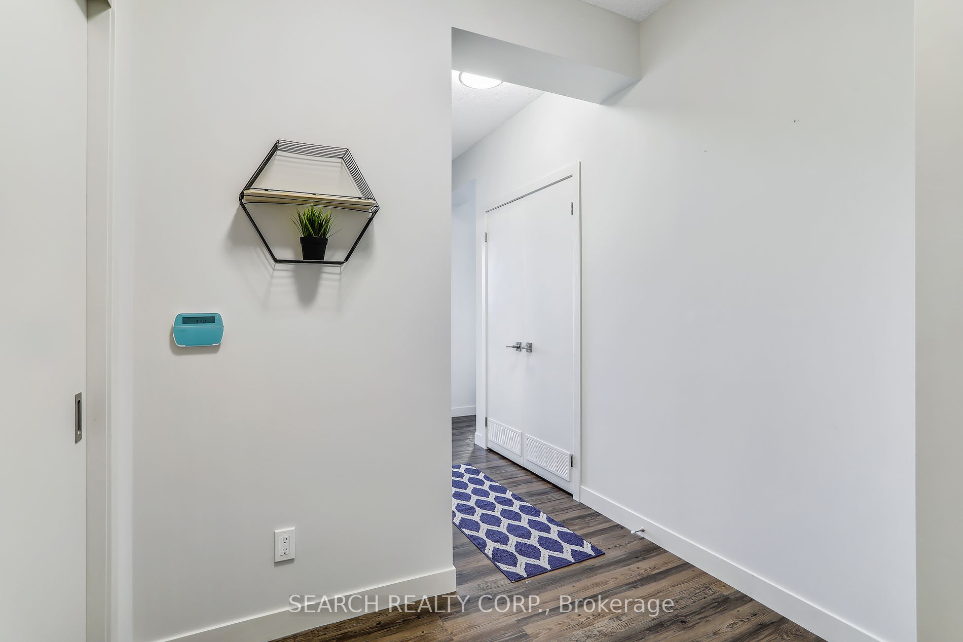 2093 Fairview St, #404
