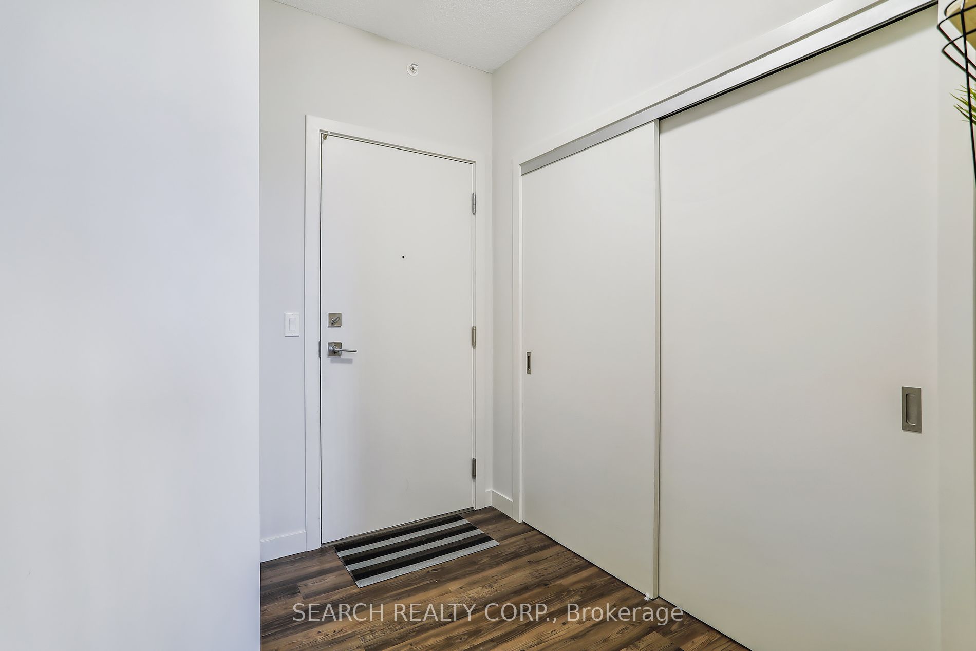 2093 Fairview St, #404