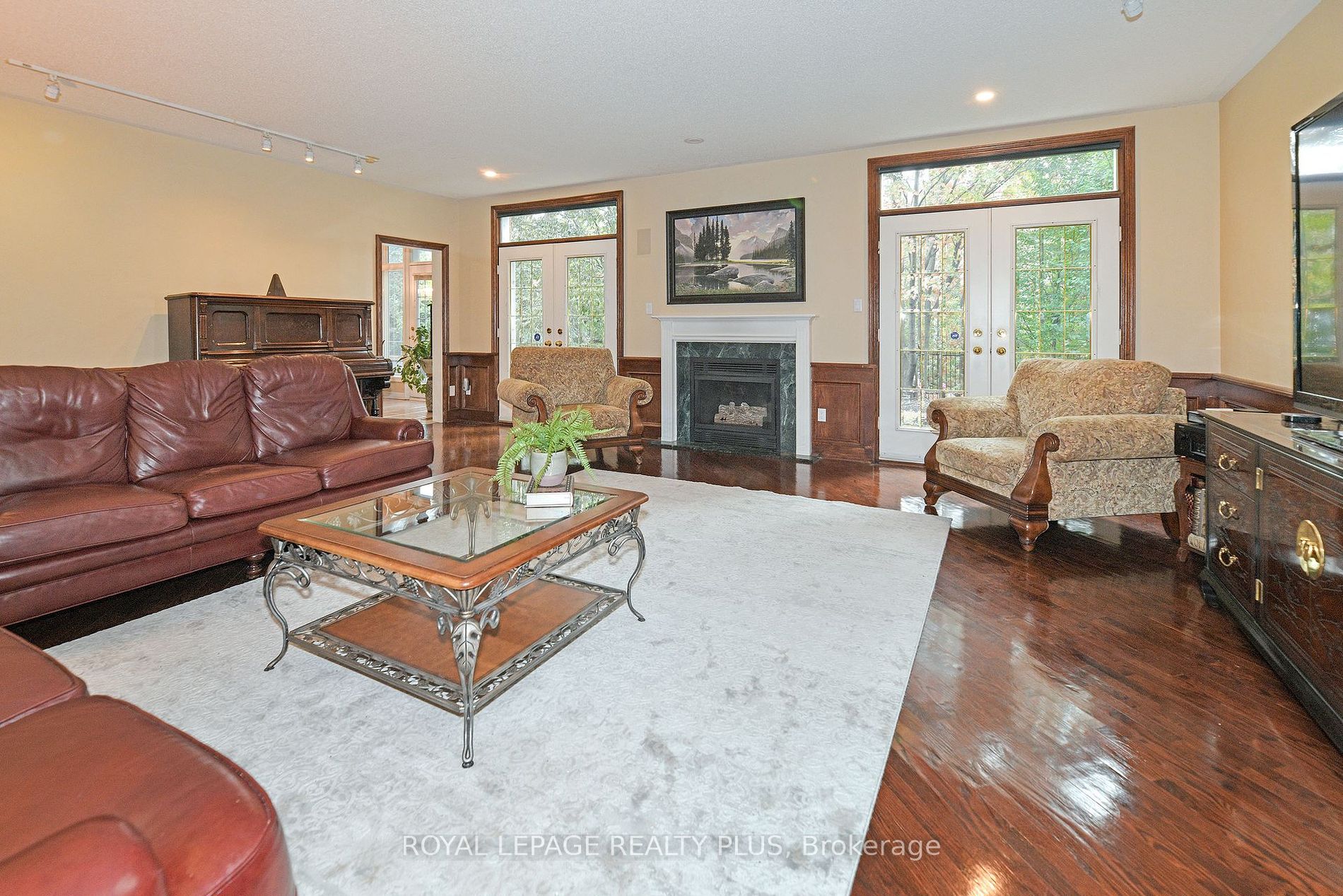 1076 Skyvalley Crescent