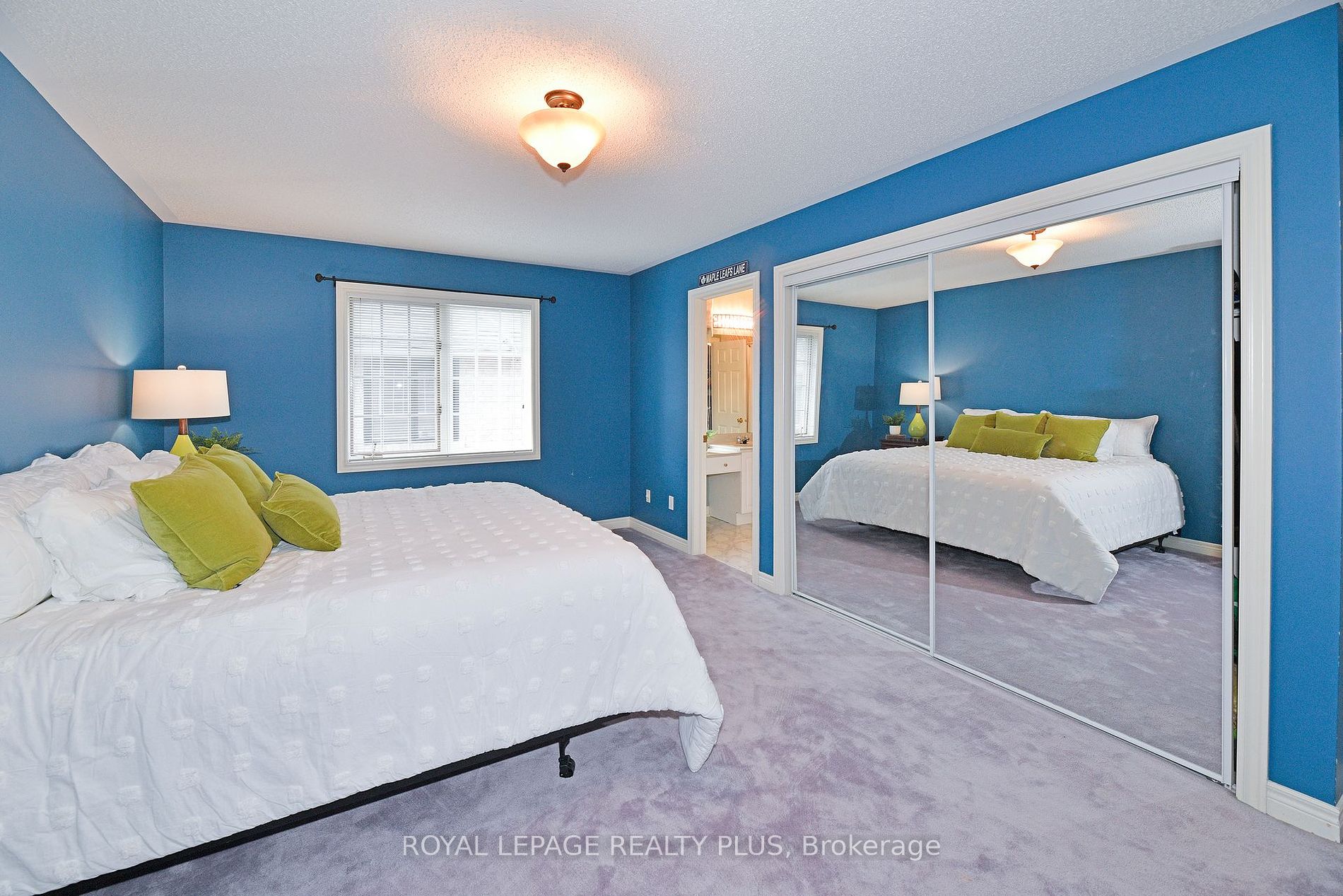 1076 Skyvalley Crescent