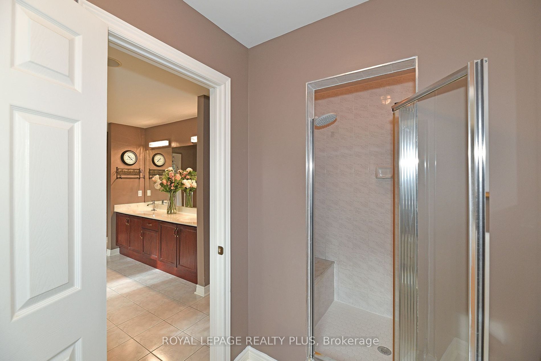 1076 Skyvalley Crescent
