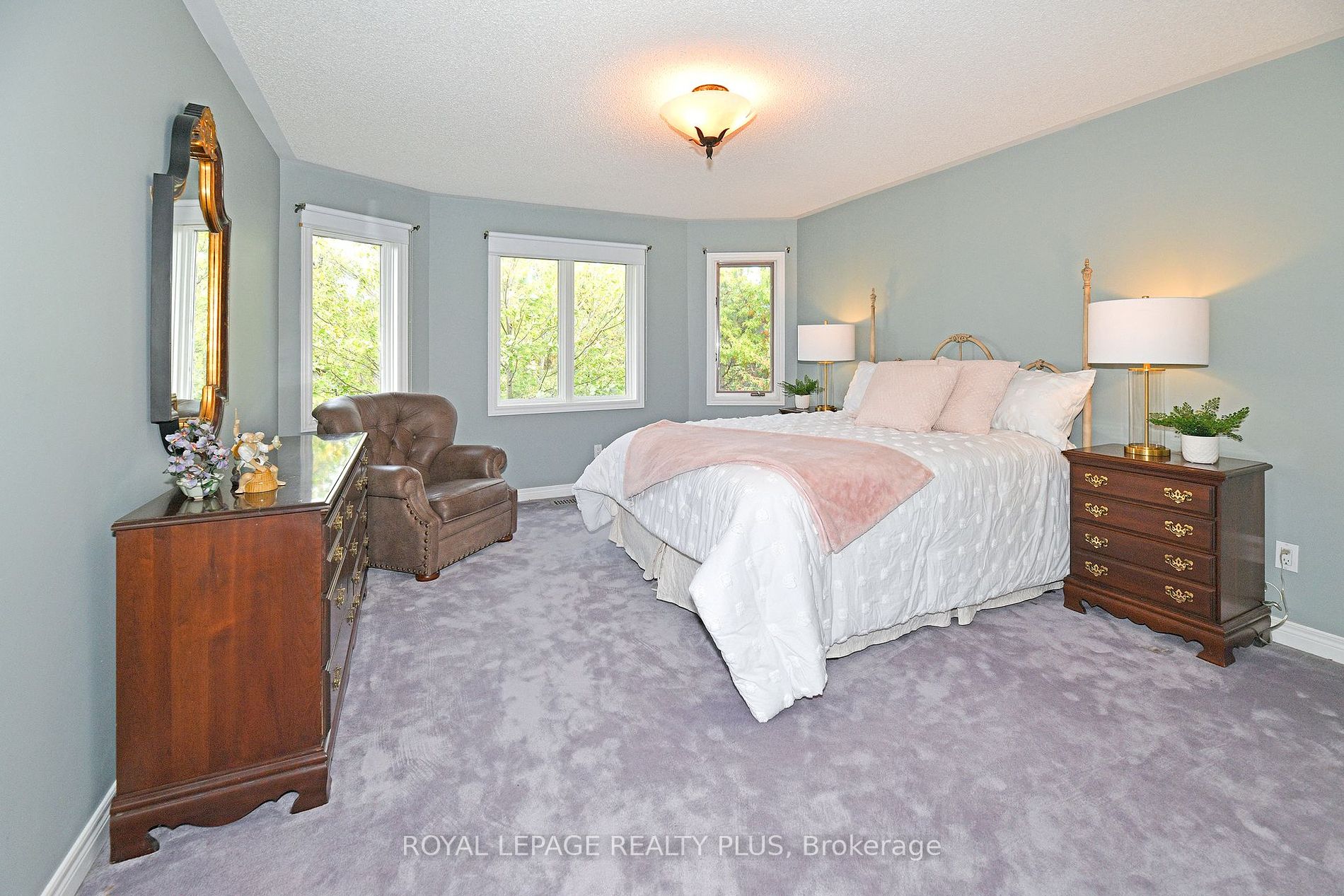 1076 Skyvalley Crescent