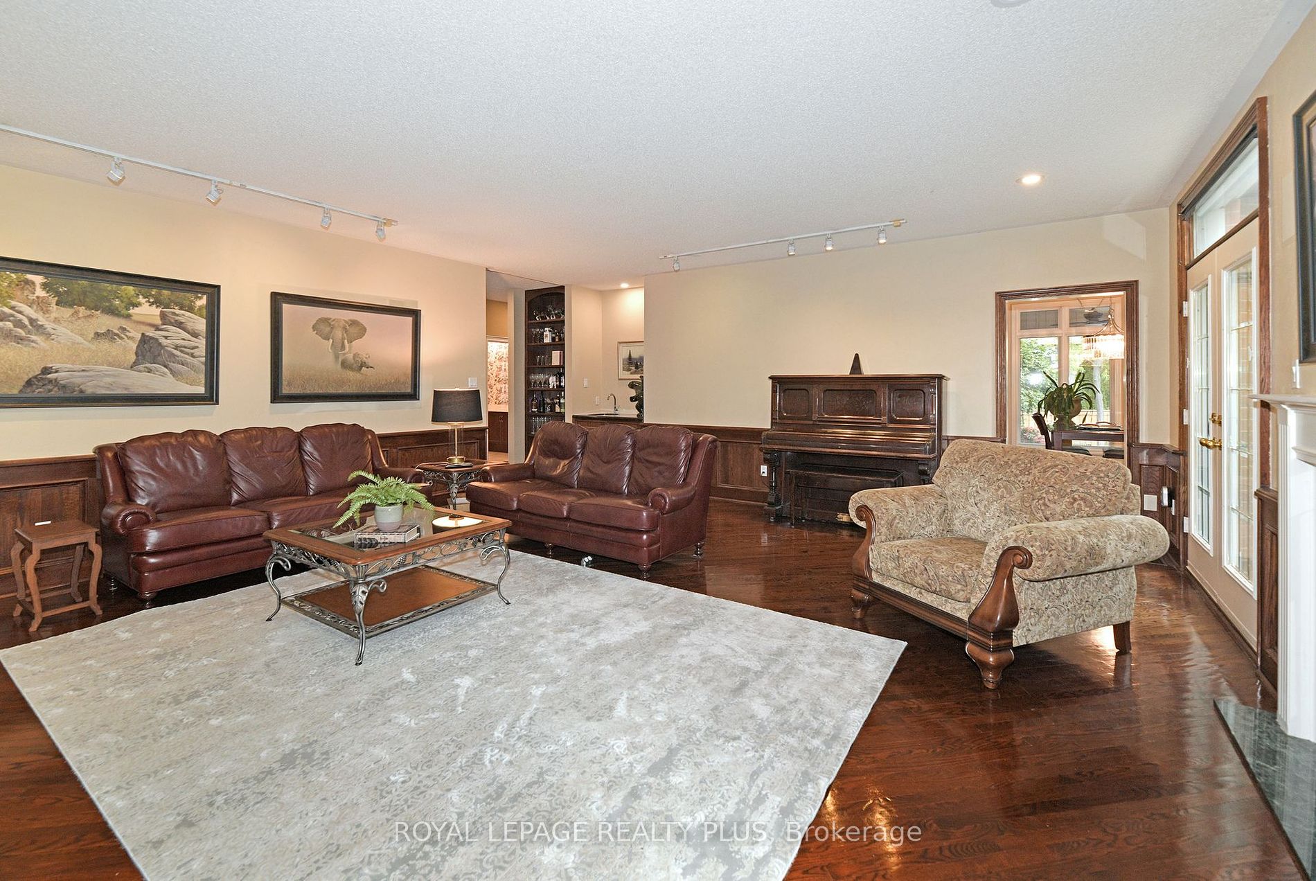 1076 Skyvalley Crescent