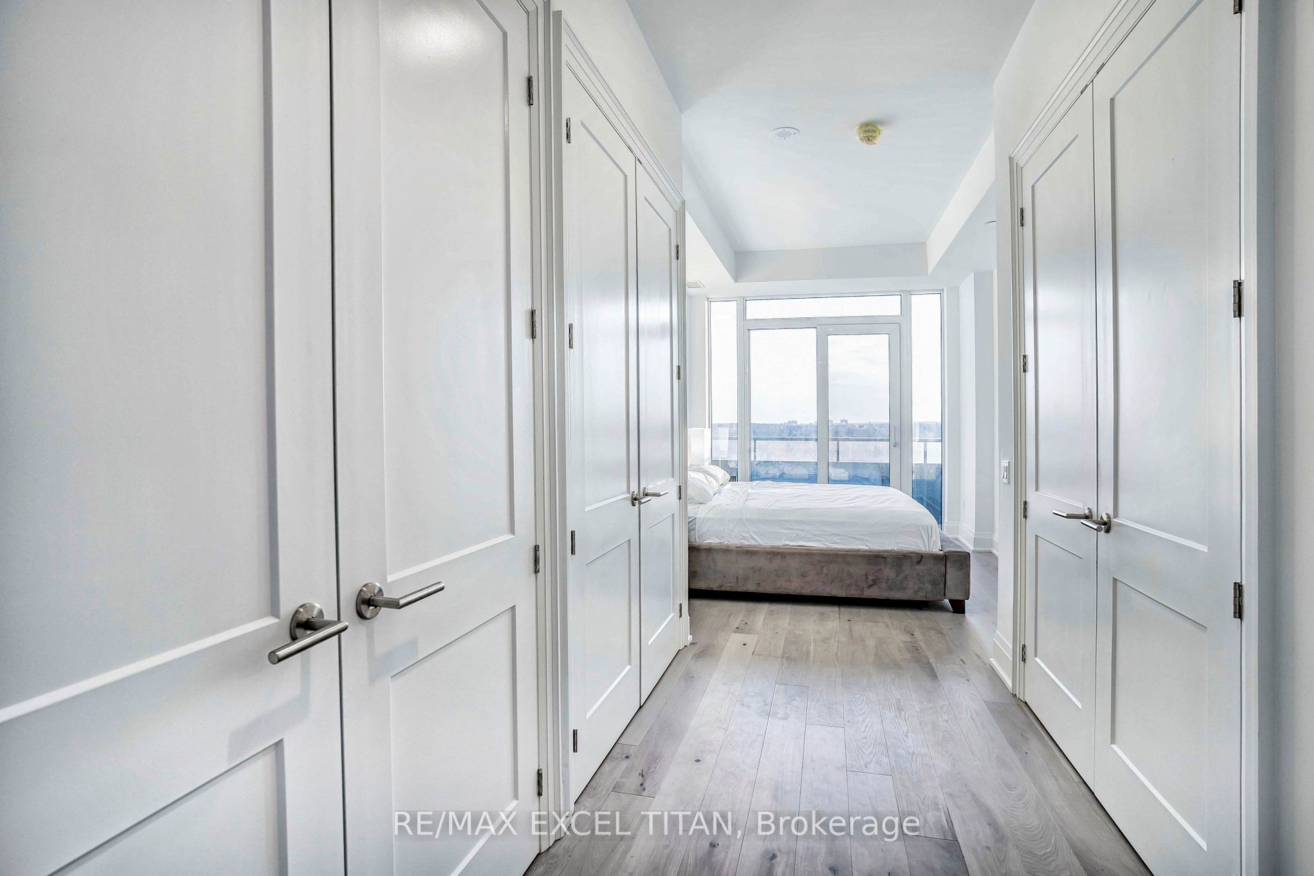 21 Park St E, #1705