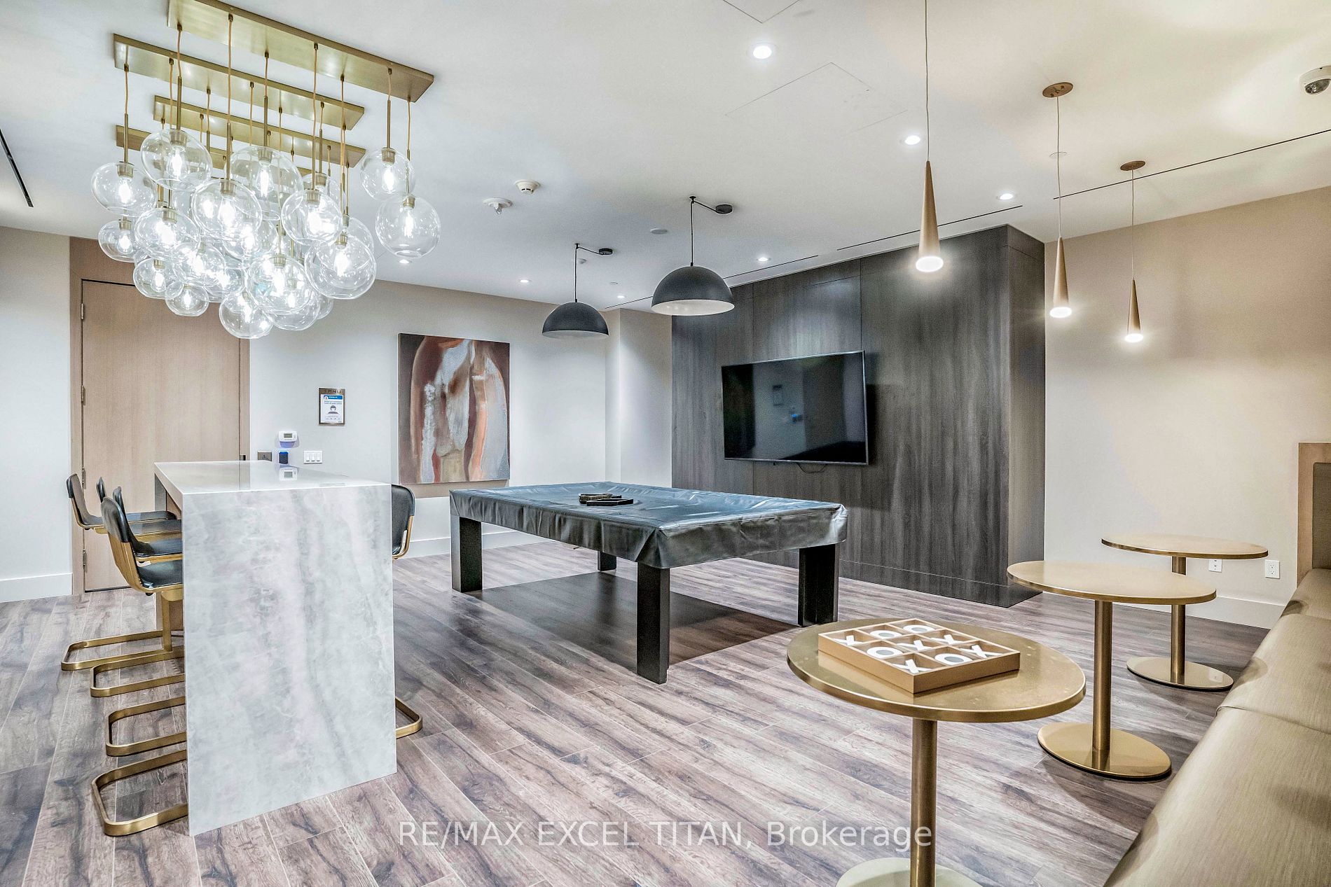 21 Park St E, #1705