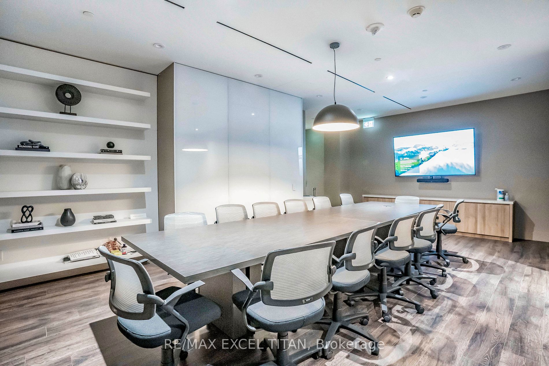 21 Park St E, #1705