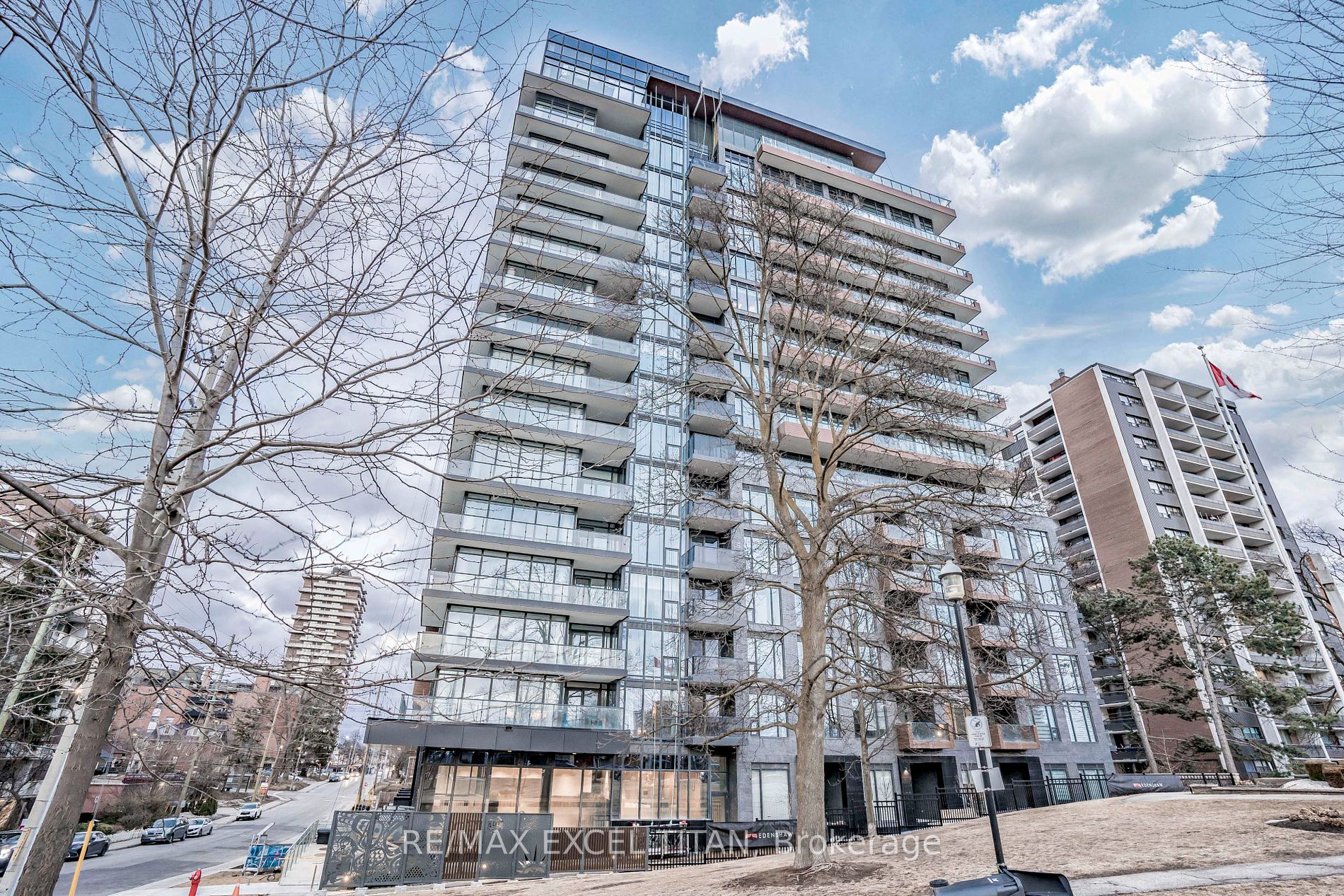 21 Park St E, #1705