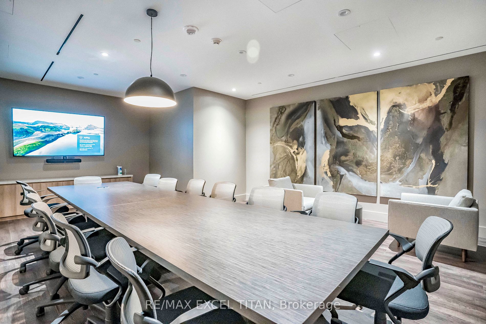 21 Park St E, #1705