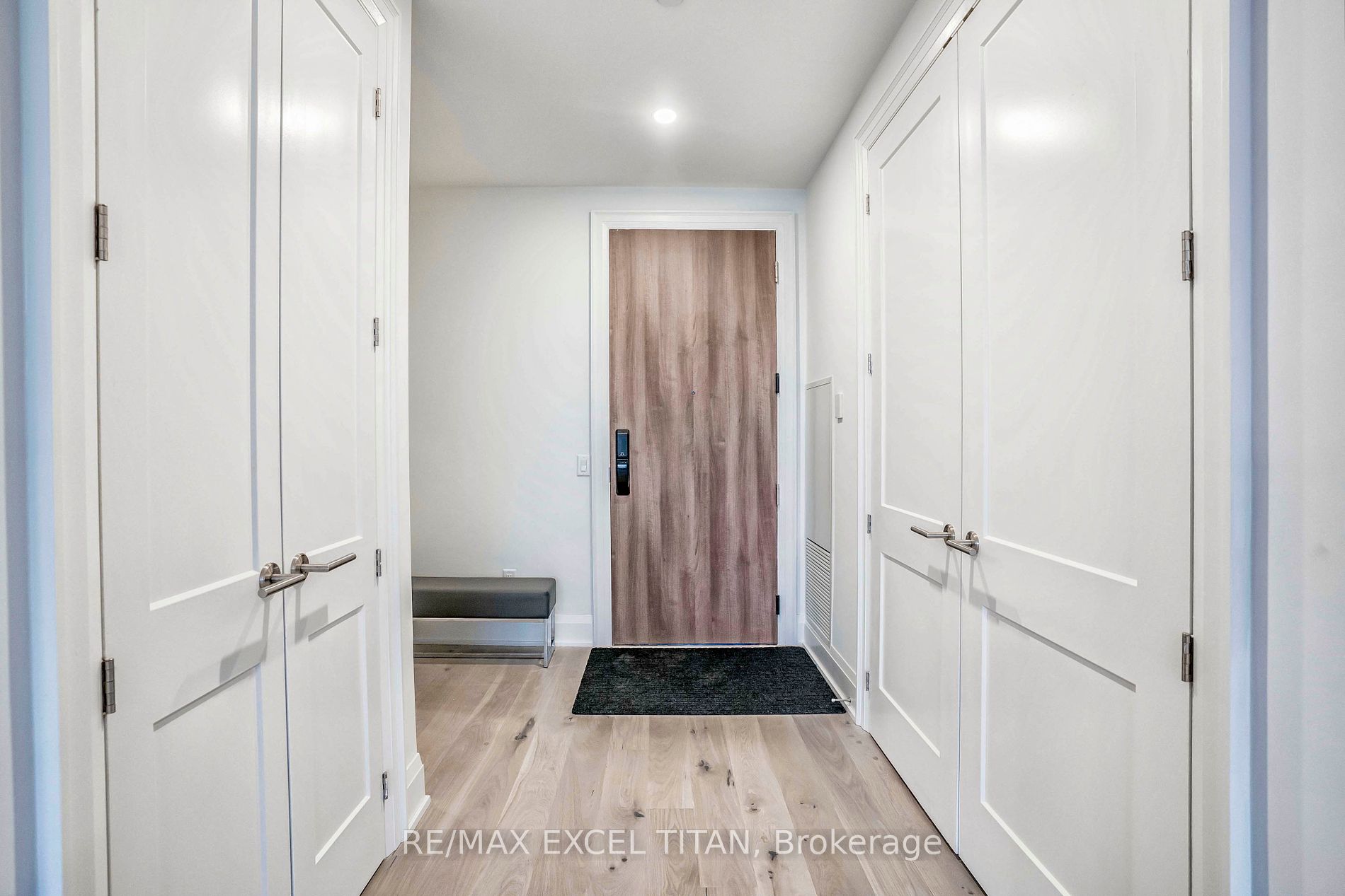 21 Park St E, #1705