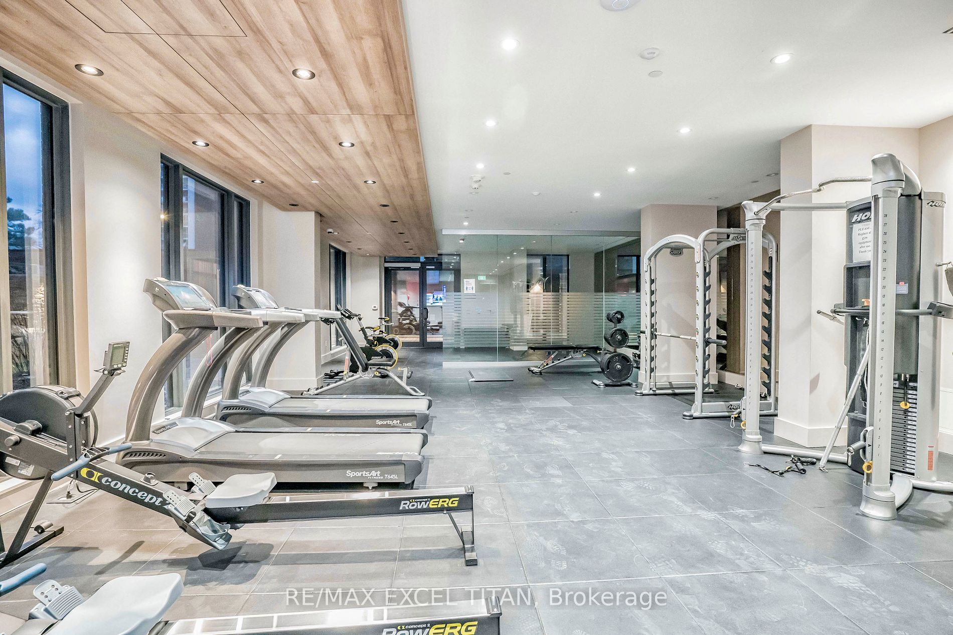 21 Park St E, #1705