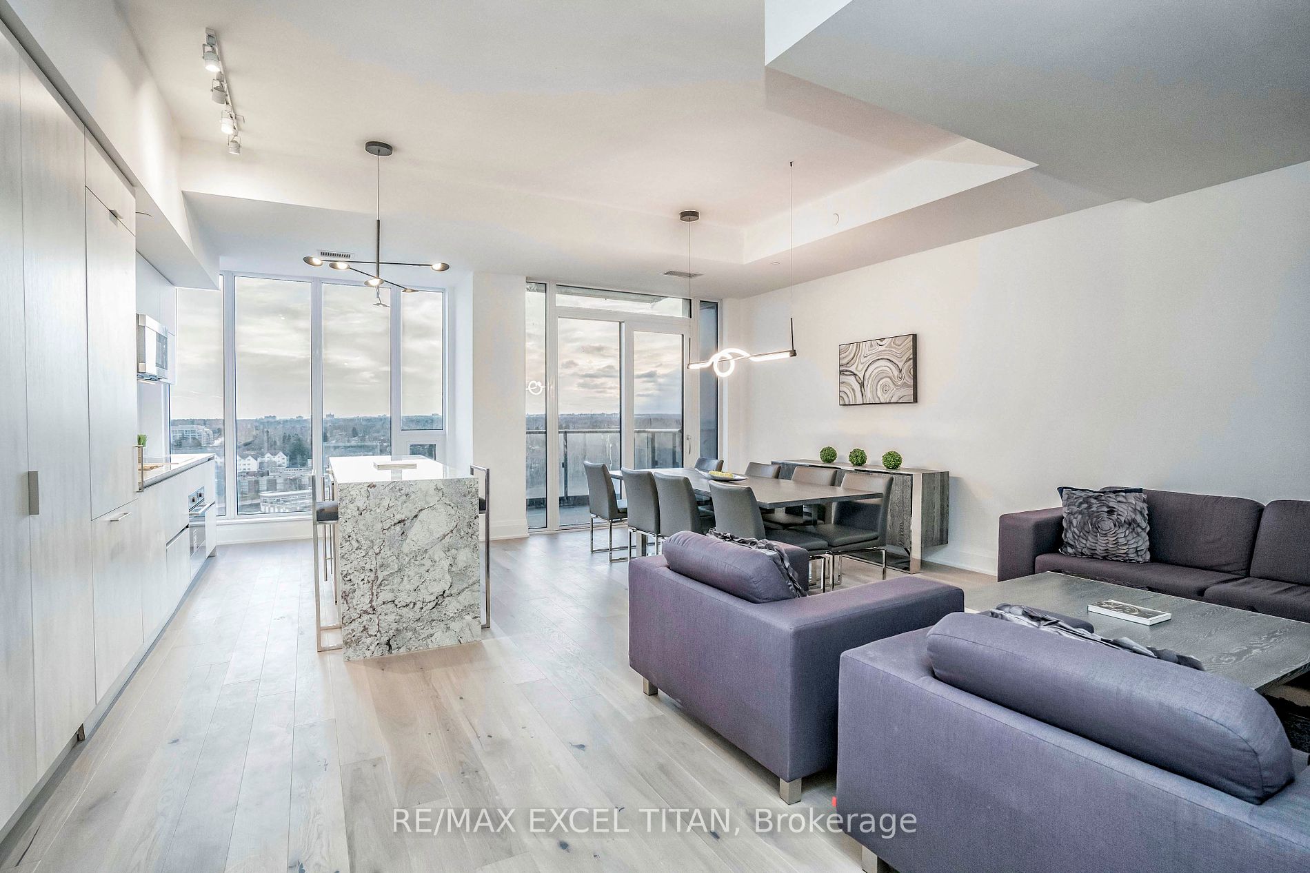 21 Park St E, #1705