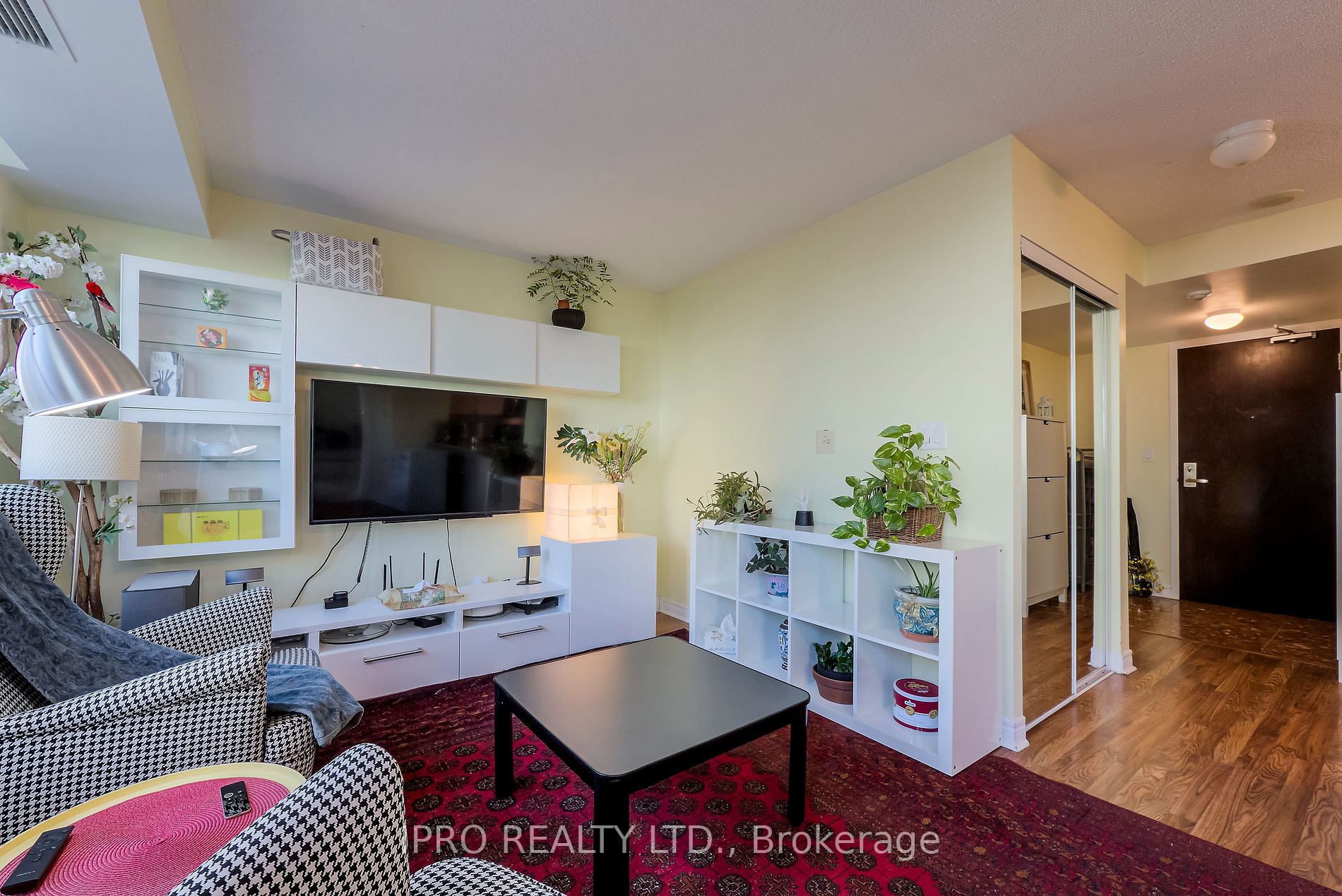 208 Enfield Pl, #901