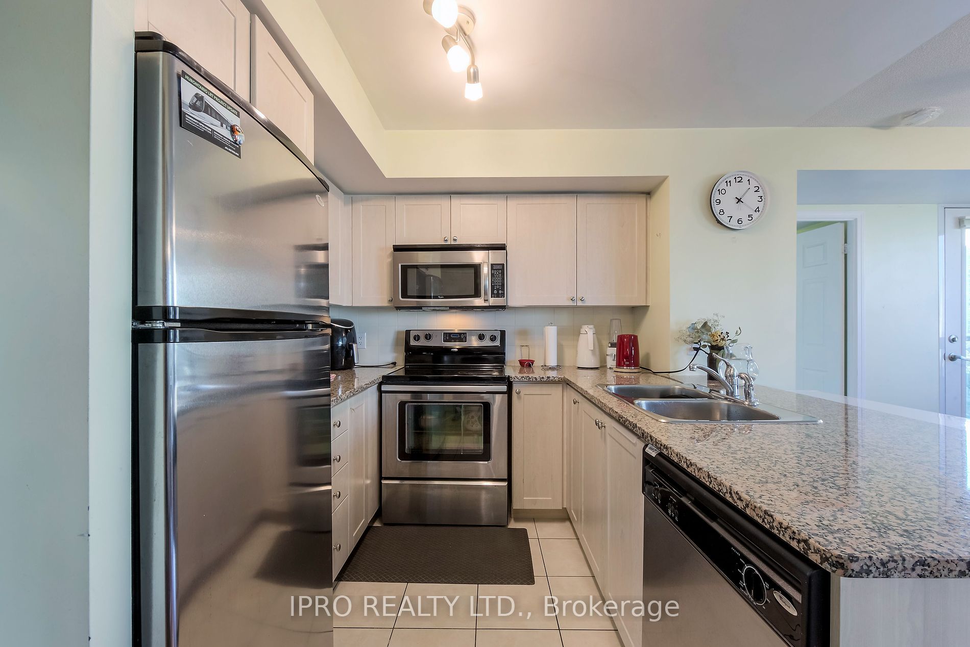 208 Enfield Pl, #901