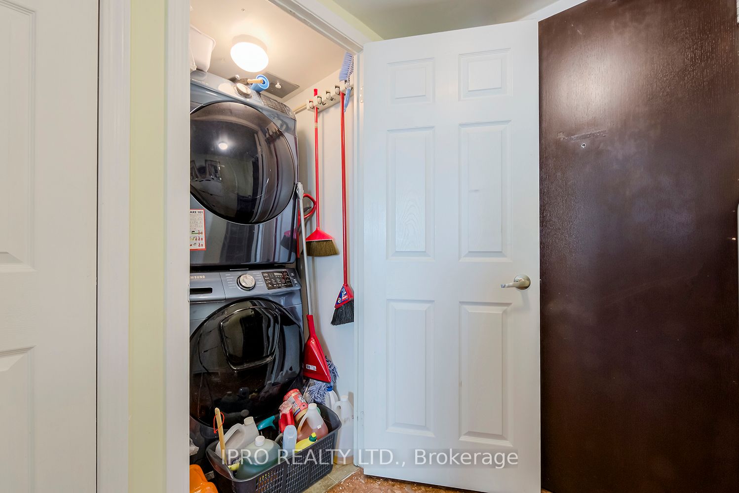 208 Enfield Pl, #901