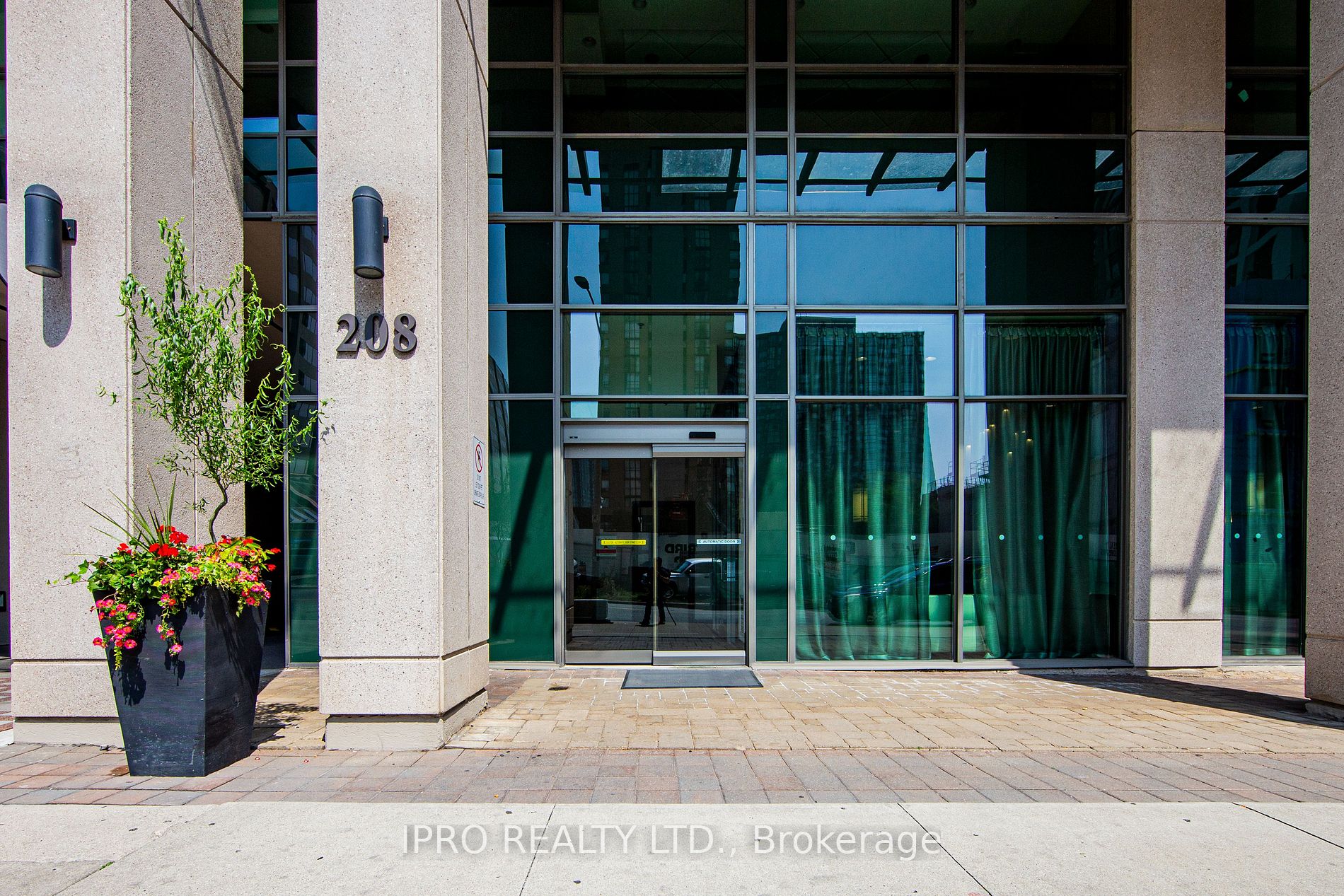 208 Enfield Pl, #901